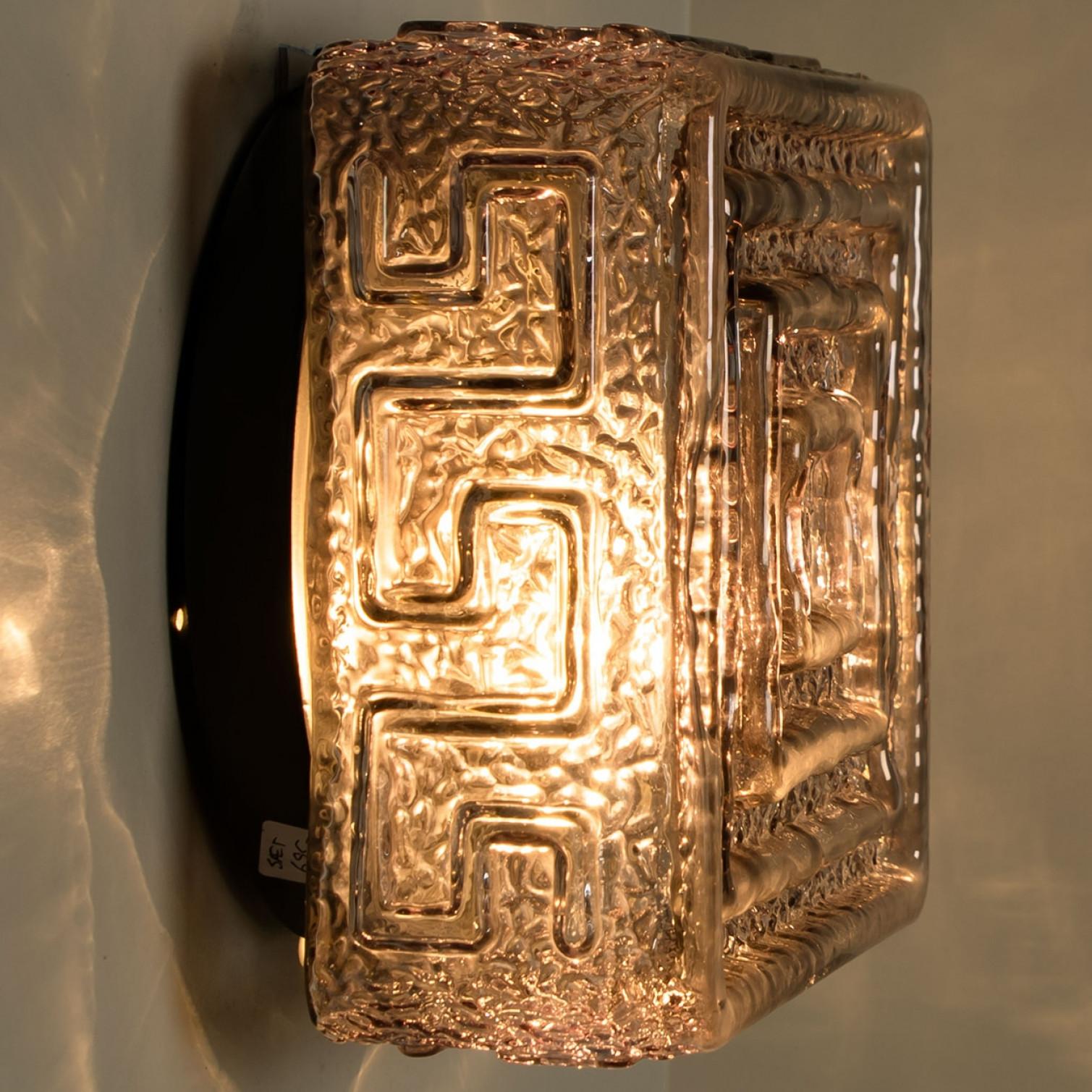 Lampada da parete quadrata in vetro ambrato, anni '70 in vendita 3
