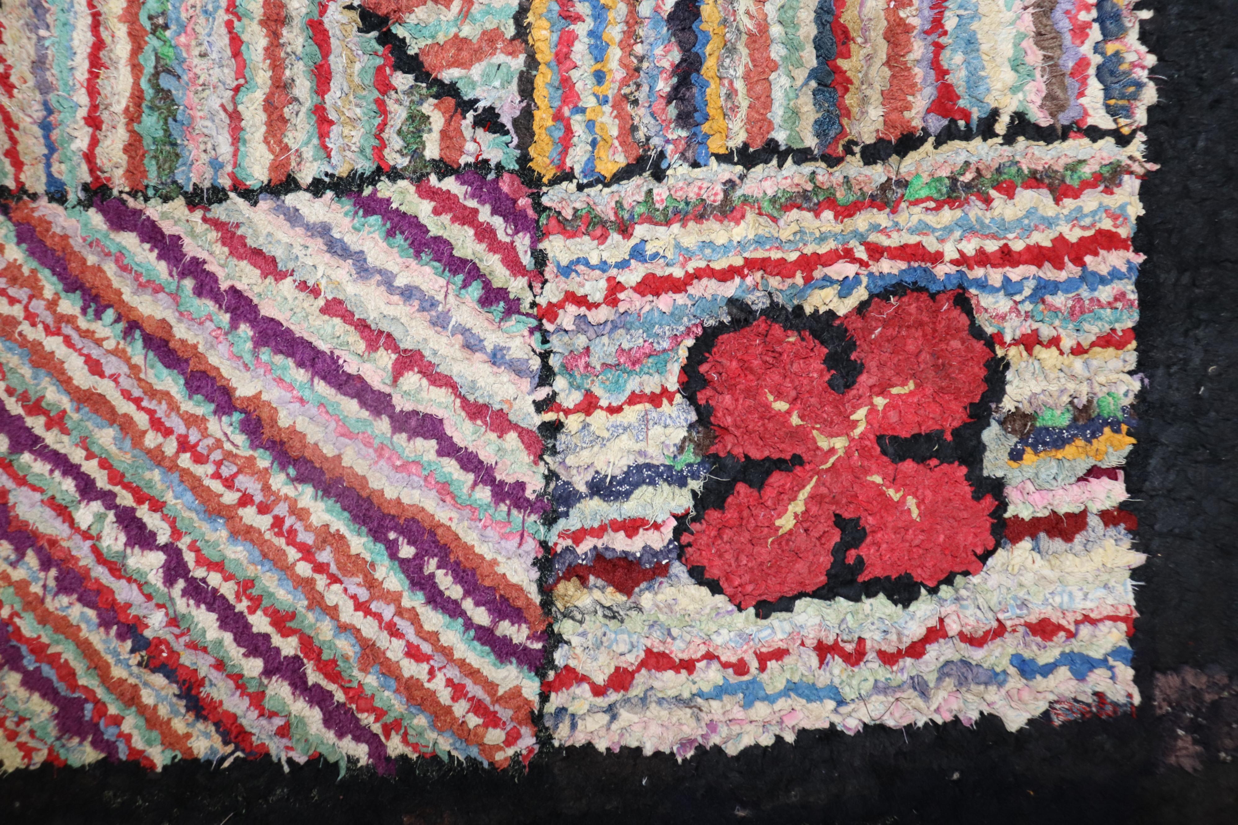 Hand-Woven Square American Hooked Scatter Rug For Sale