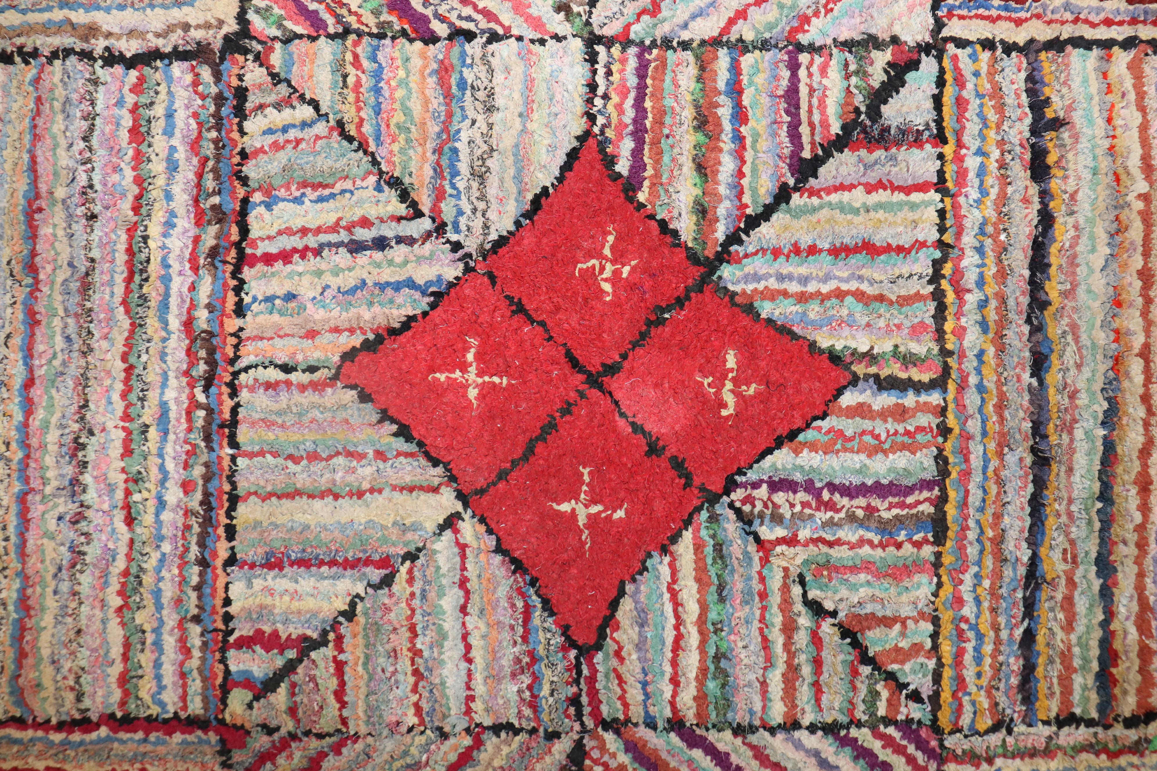 20th Century Square American Hooked Scatter Rug For Sale