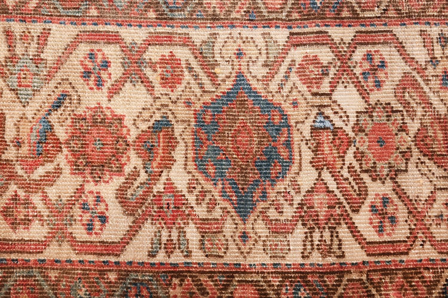 Antiker persischer Bakshaish-Teppich. Größe: 11 ft 4 in x 11 ft 8 in im Zustand „Hervorragend“ im Angebot in New York, NY