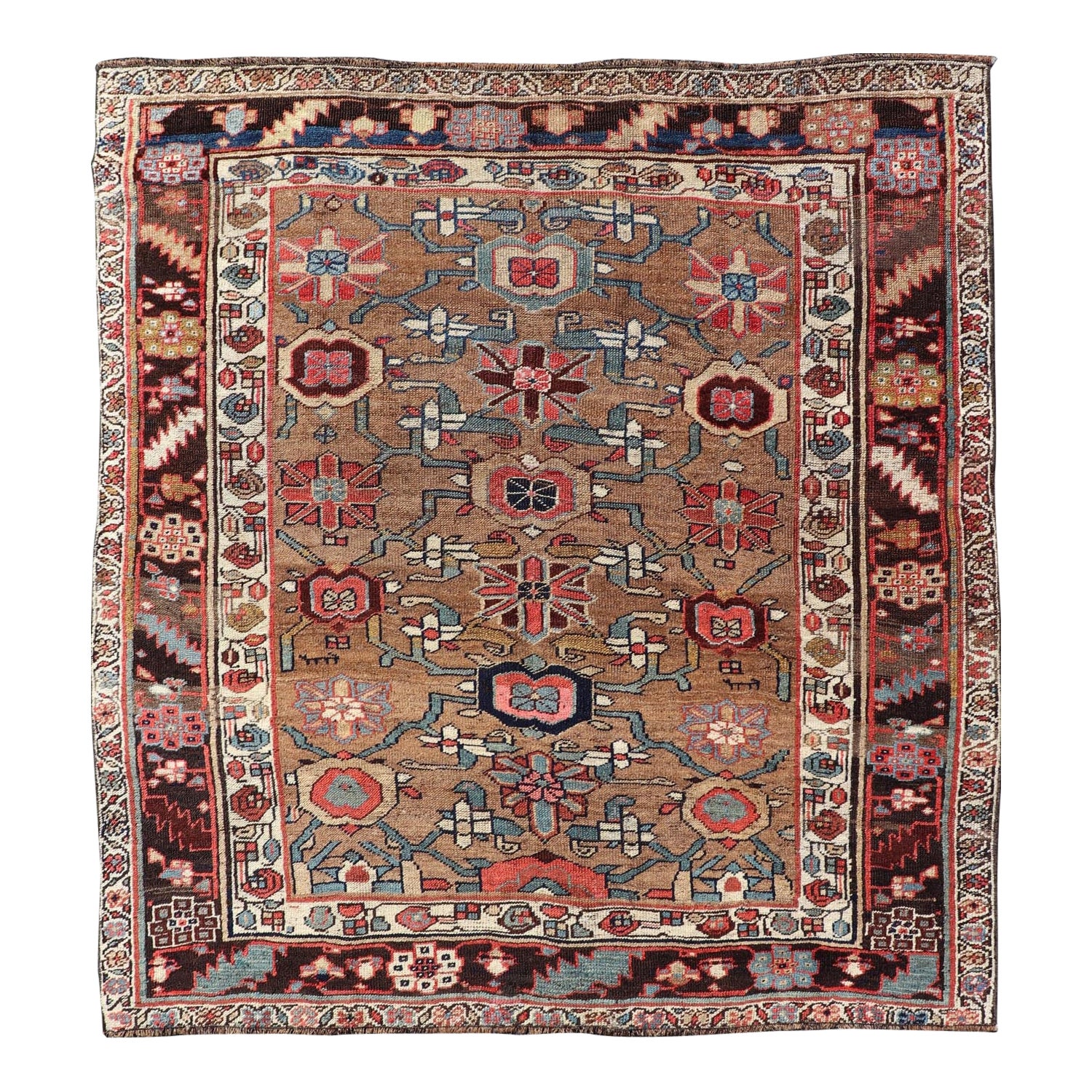 Tappeto persiano antico quadrato Bidjar con motivi floreali in marrone, marrone scuro & verde