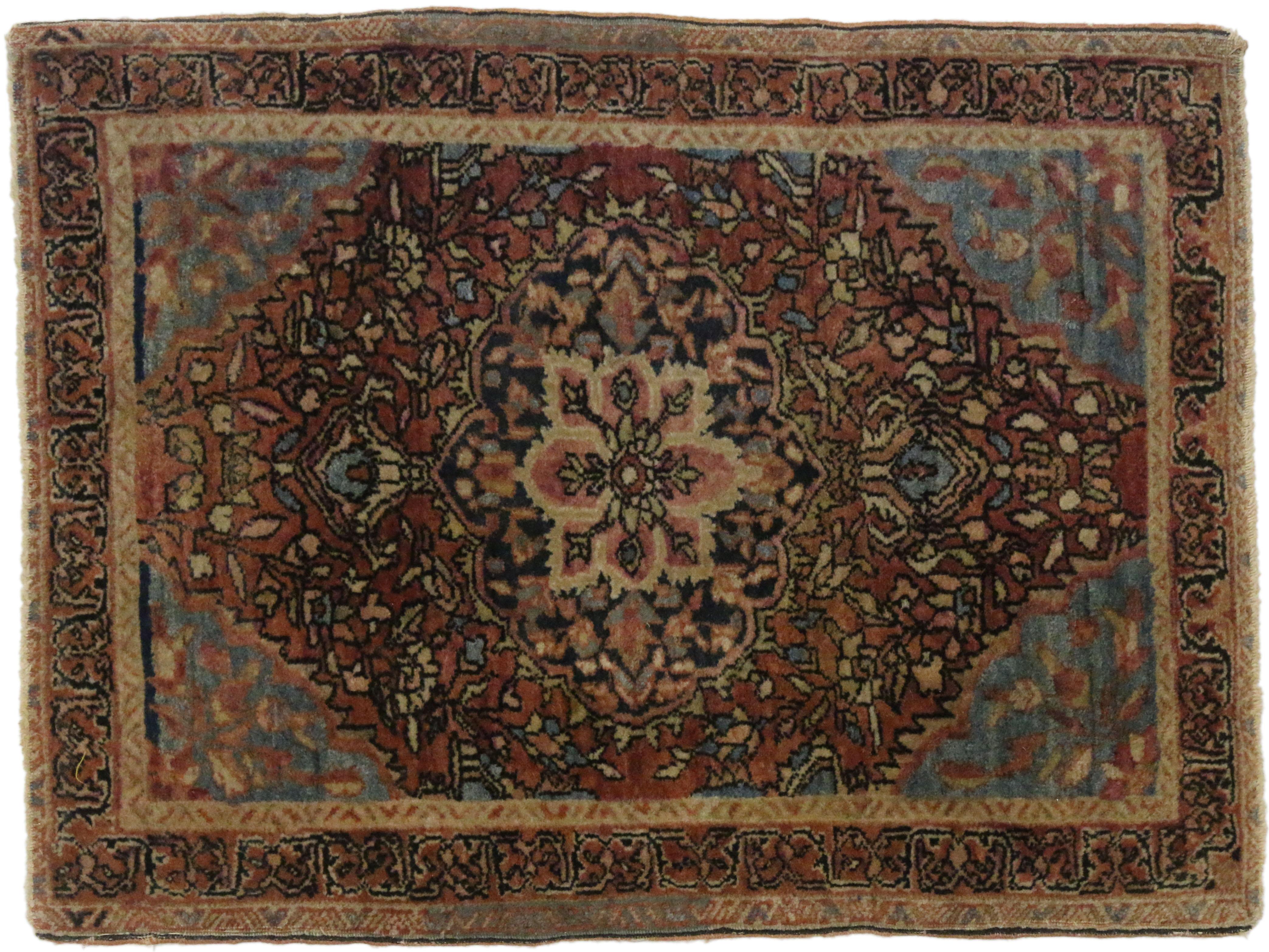 Square Antique Persian Farahan Rug In Good Condition For Sale In Dallas, TX