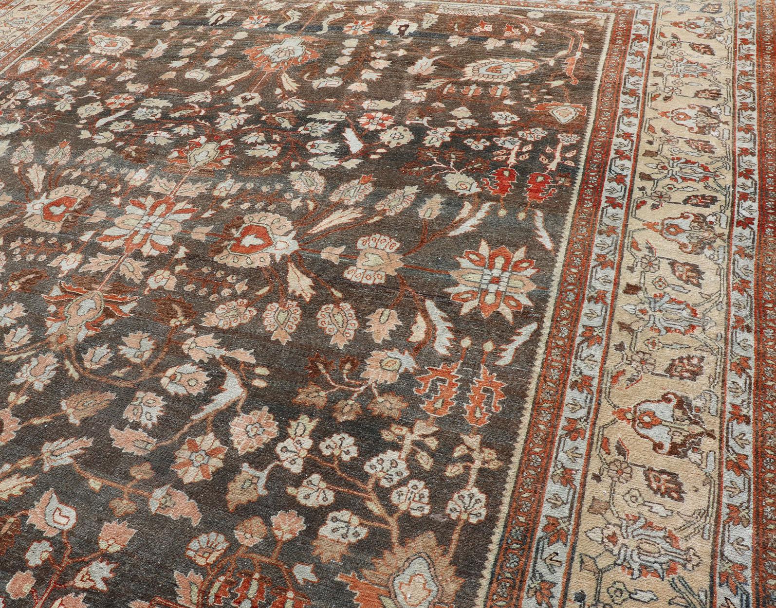 Tapis persan ancien carré Malayer avec un champ brun et un motif floral stylisé en vente 3