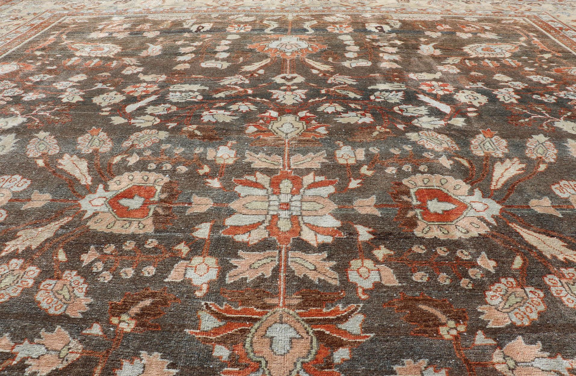Tapis persan ancien carré Malayer avec un champ brun et un motif floral stylisé en vente 6