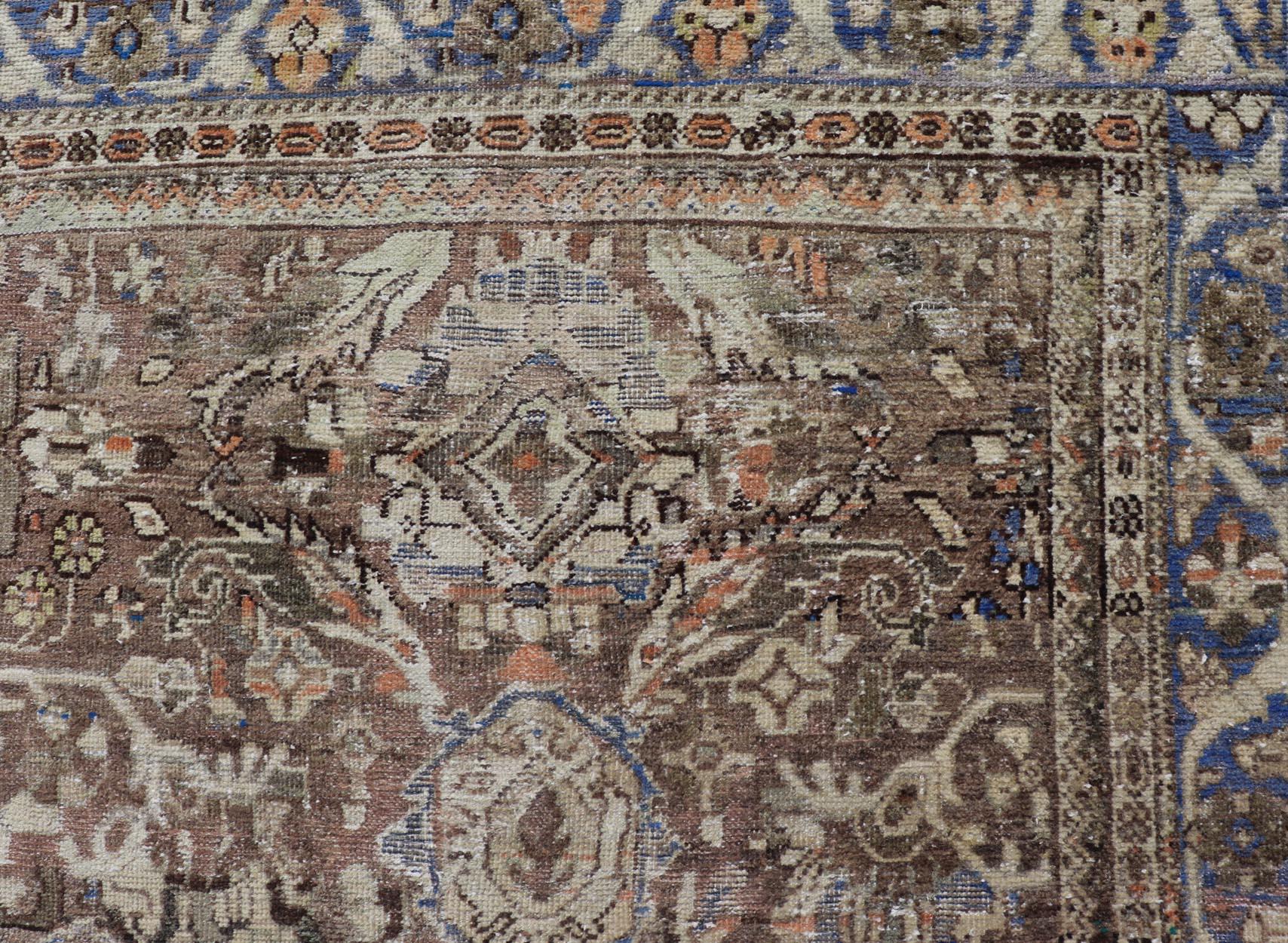 Tapis ancien carré persan Sultanabad-Mahal à motifs sub-géométriques sur tout le pourtour en vente 5
