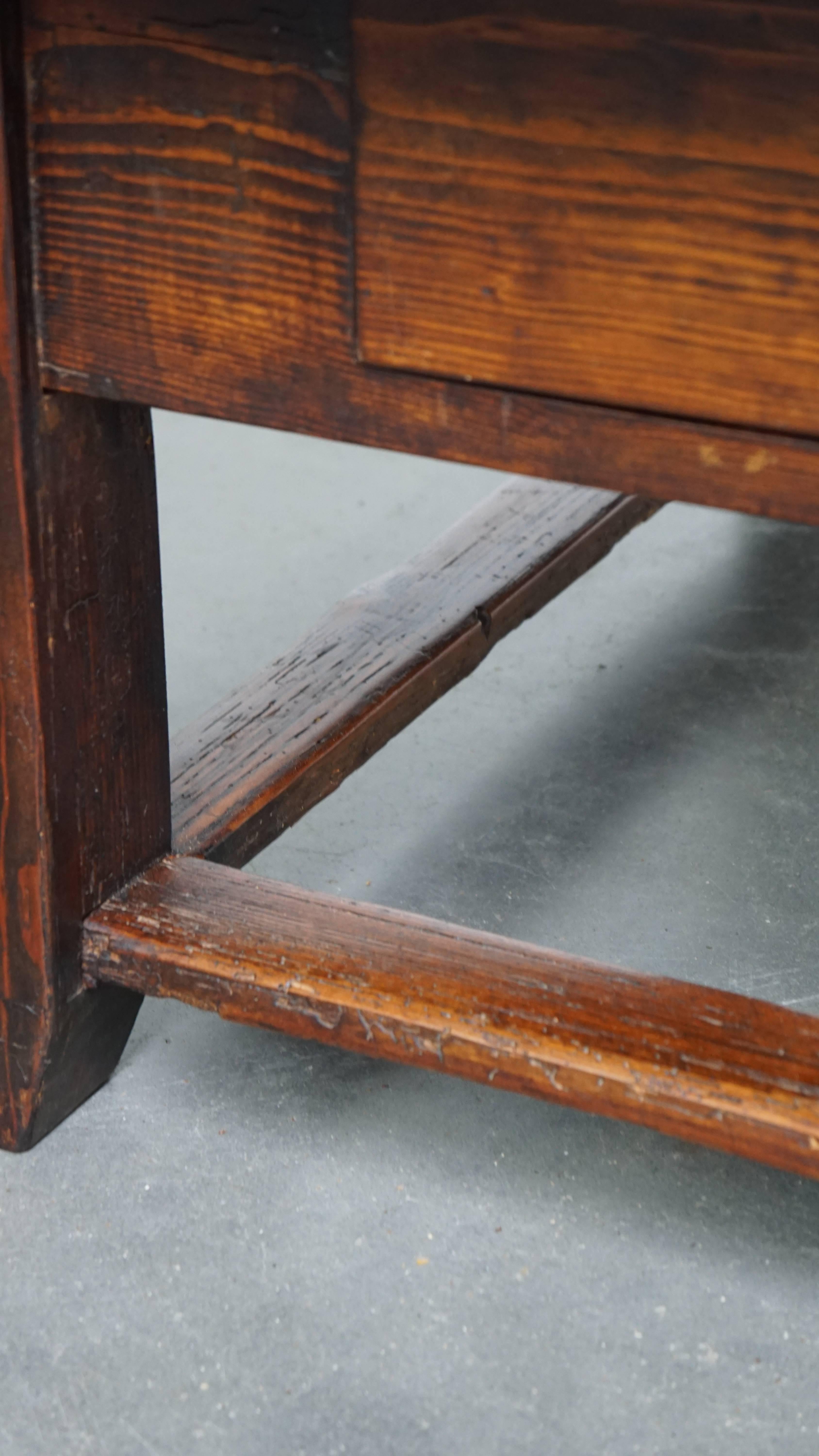 Square antique Southern European coffee table from the early 19th century For Sale 6
