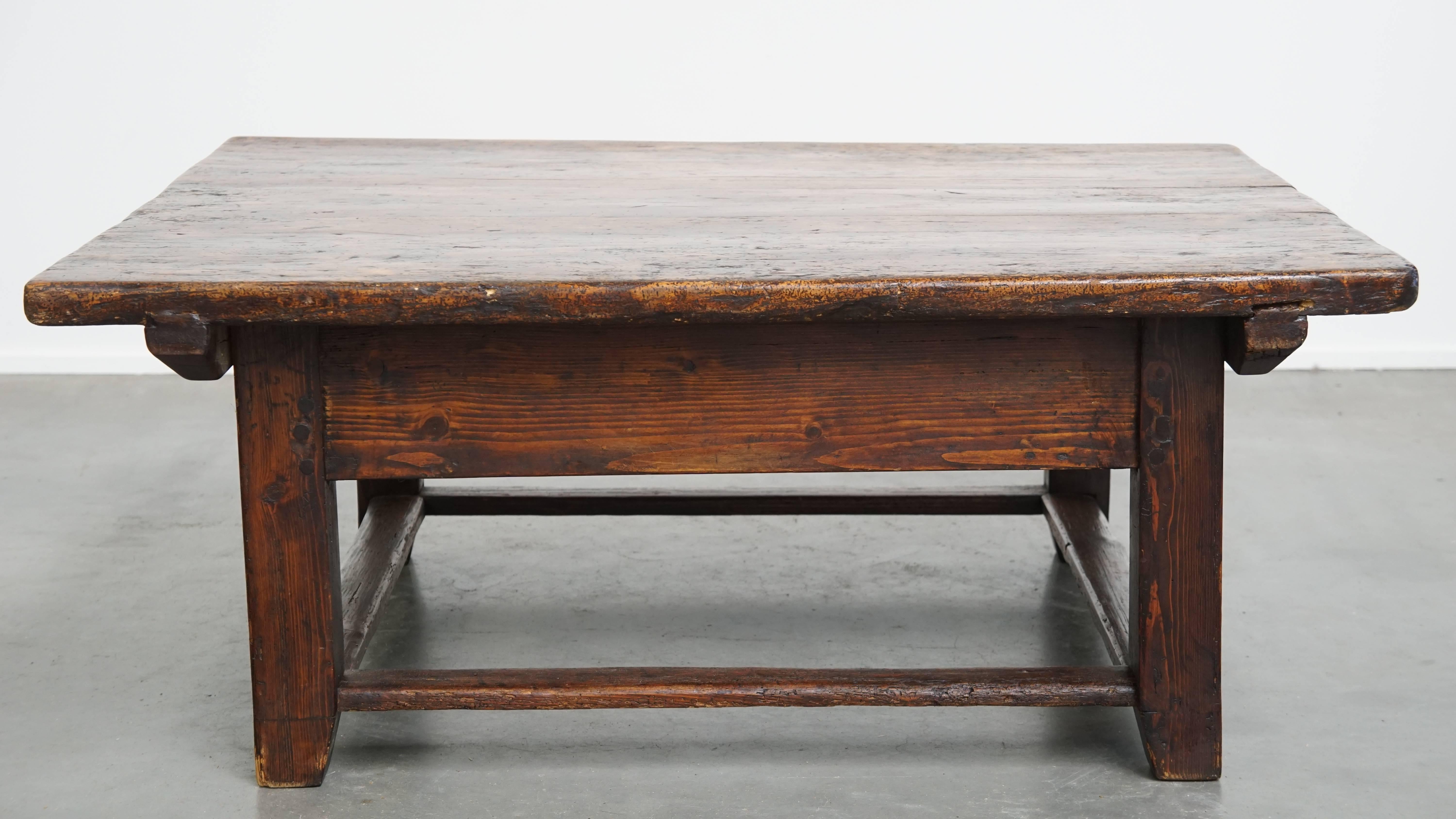 Hand-Crafted Square antique Southern European coffee table from the early 19th century For Sale