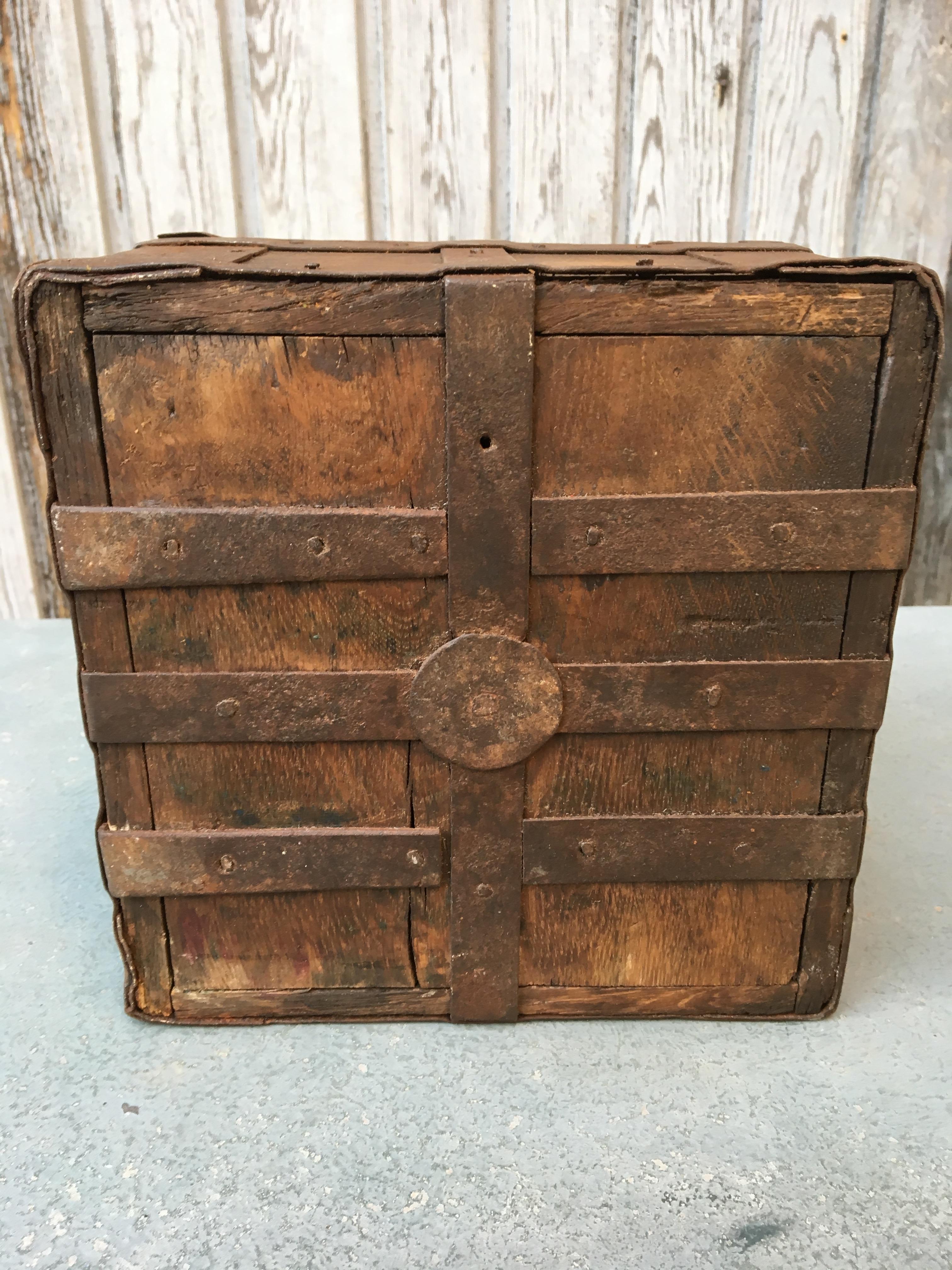 Square Belgium 18th Century Baroque Oak And Iron Casket For Sale 5