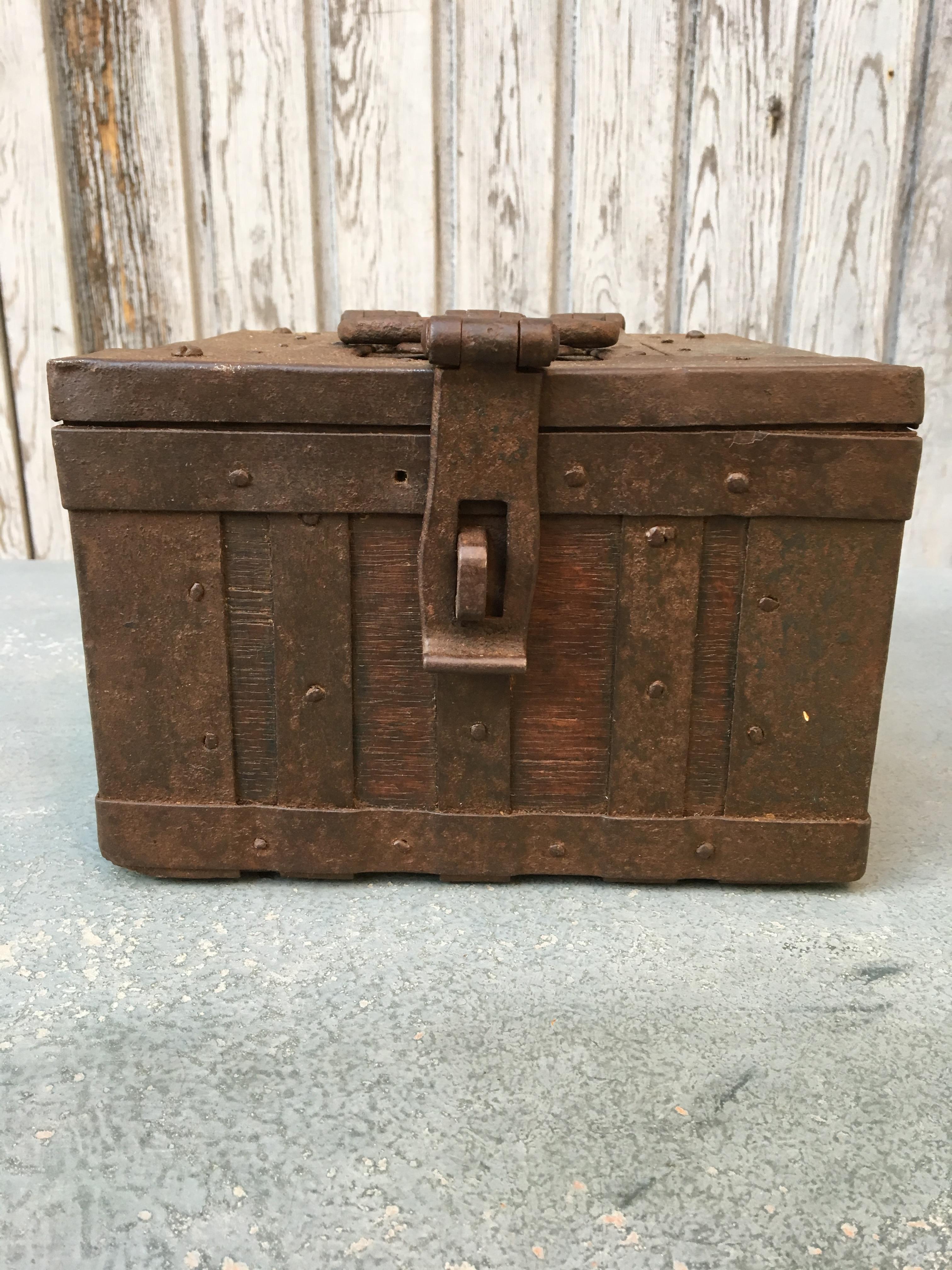 Square Belgium 18th Century Baroque Oak And Iron Casket In Good Condition For Sale In Haddonfield, NJ