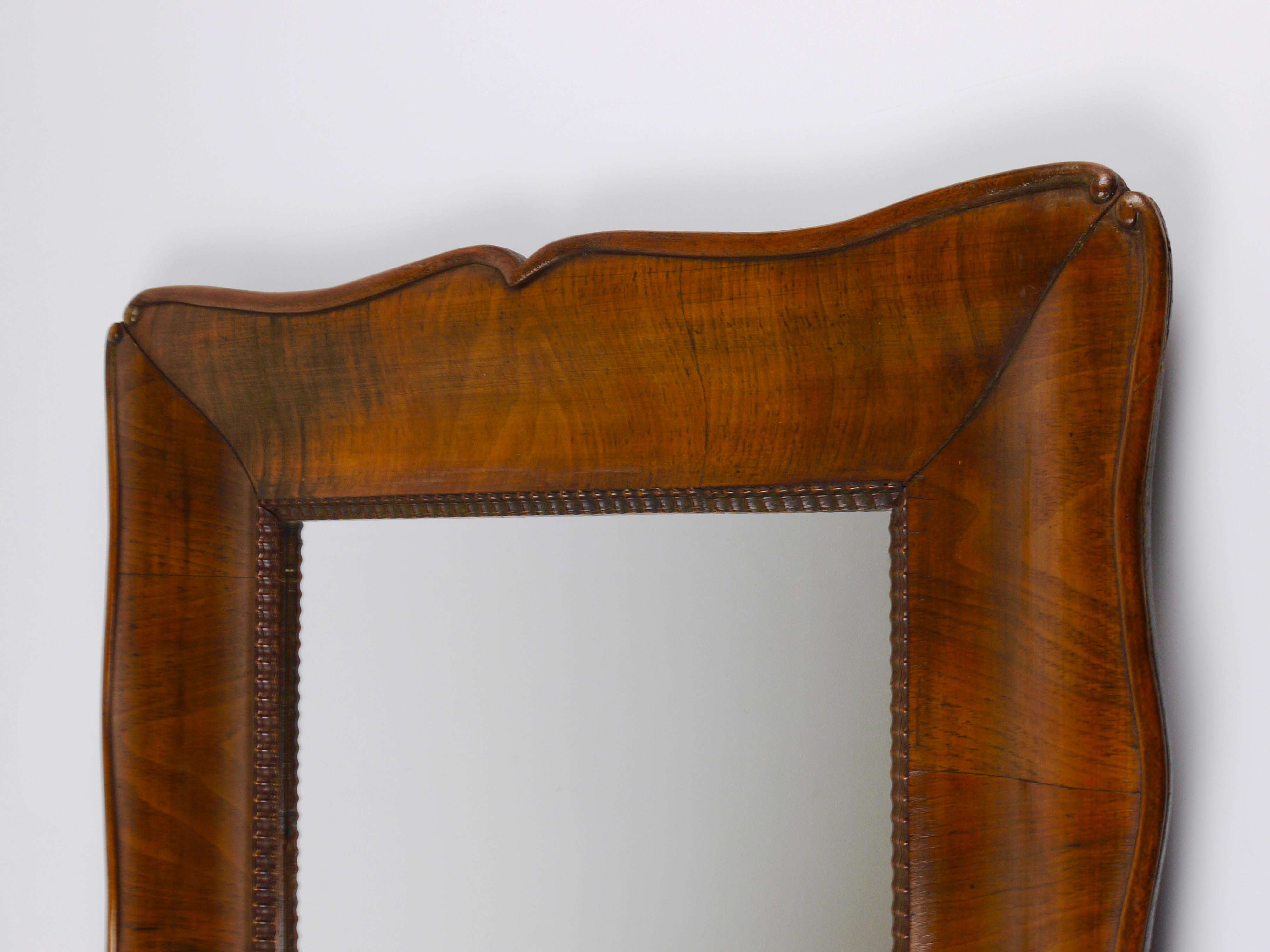Square Biedermeier Carved & Scalloped Walnut Wall Mirror, Vienna, ca. 1850 For Sale 7