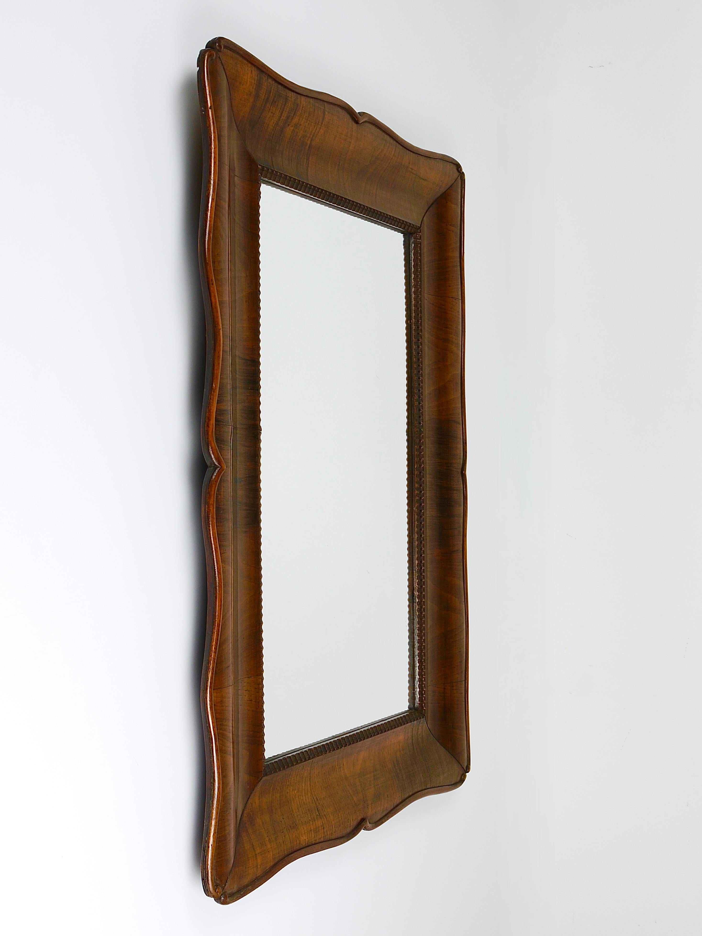 Square Biedermeier Carved & Scalloped Walnut Wall Mirror, Vienna, ca. 1850 For Sale 12