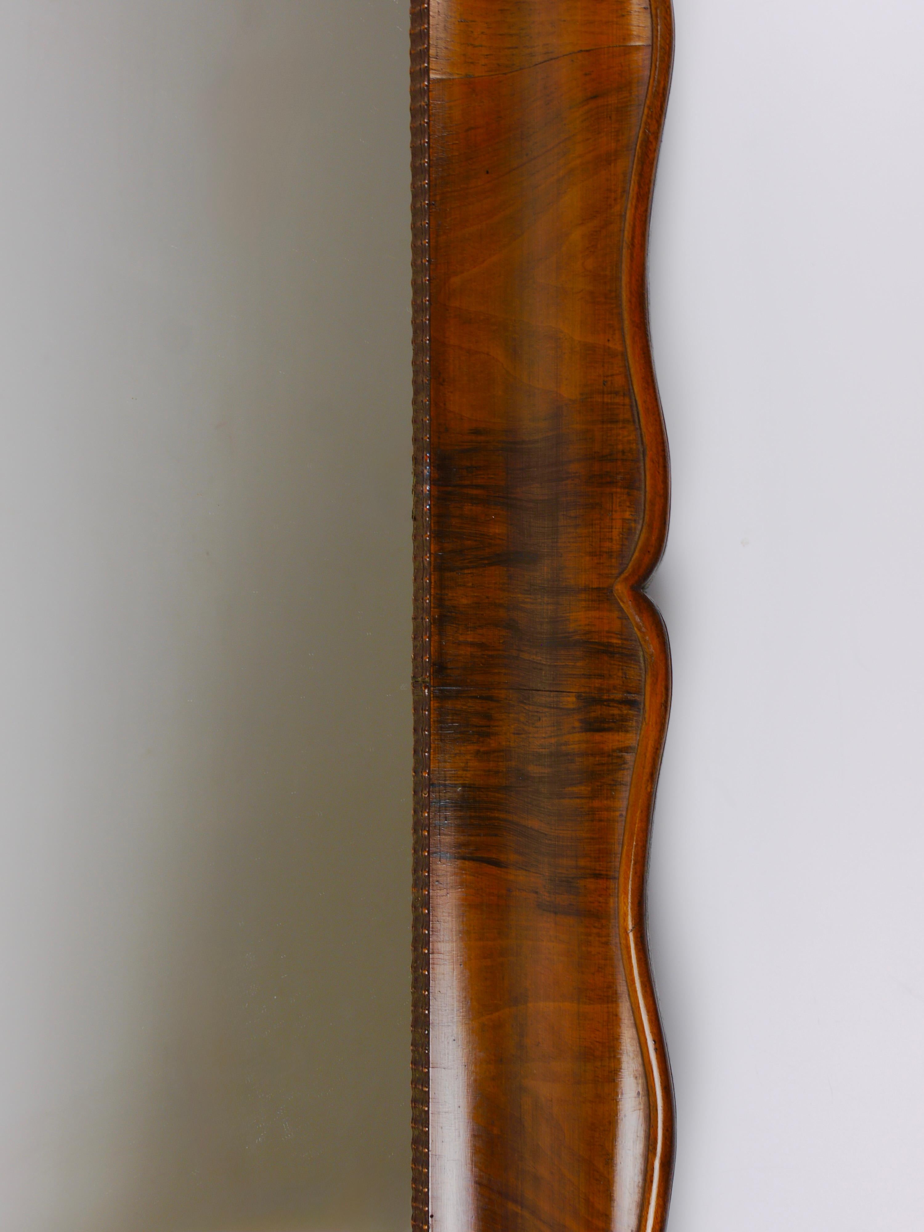 Square Biedermeier Carved & Scalloped Walnut Wall Mirror, Vienna, ca. 1850 For Sale 15