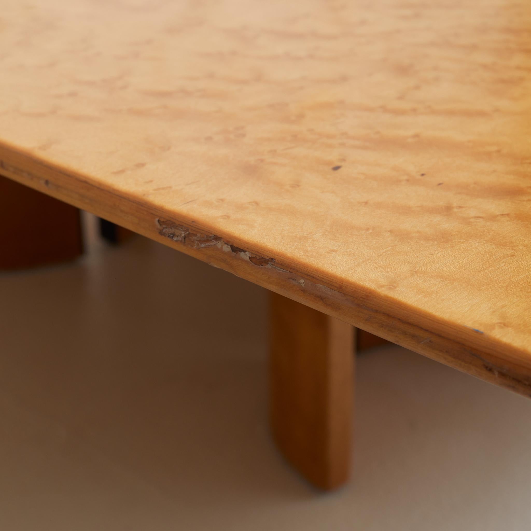 Quadratischer Couchtisch aus Vogelaugenahorn von Giovanni Offredi für Saporiti, Italien 1980er Jahre im Angebot 1