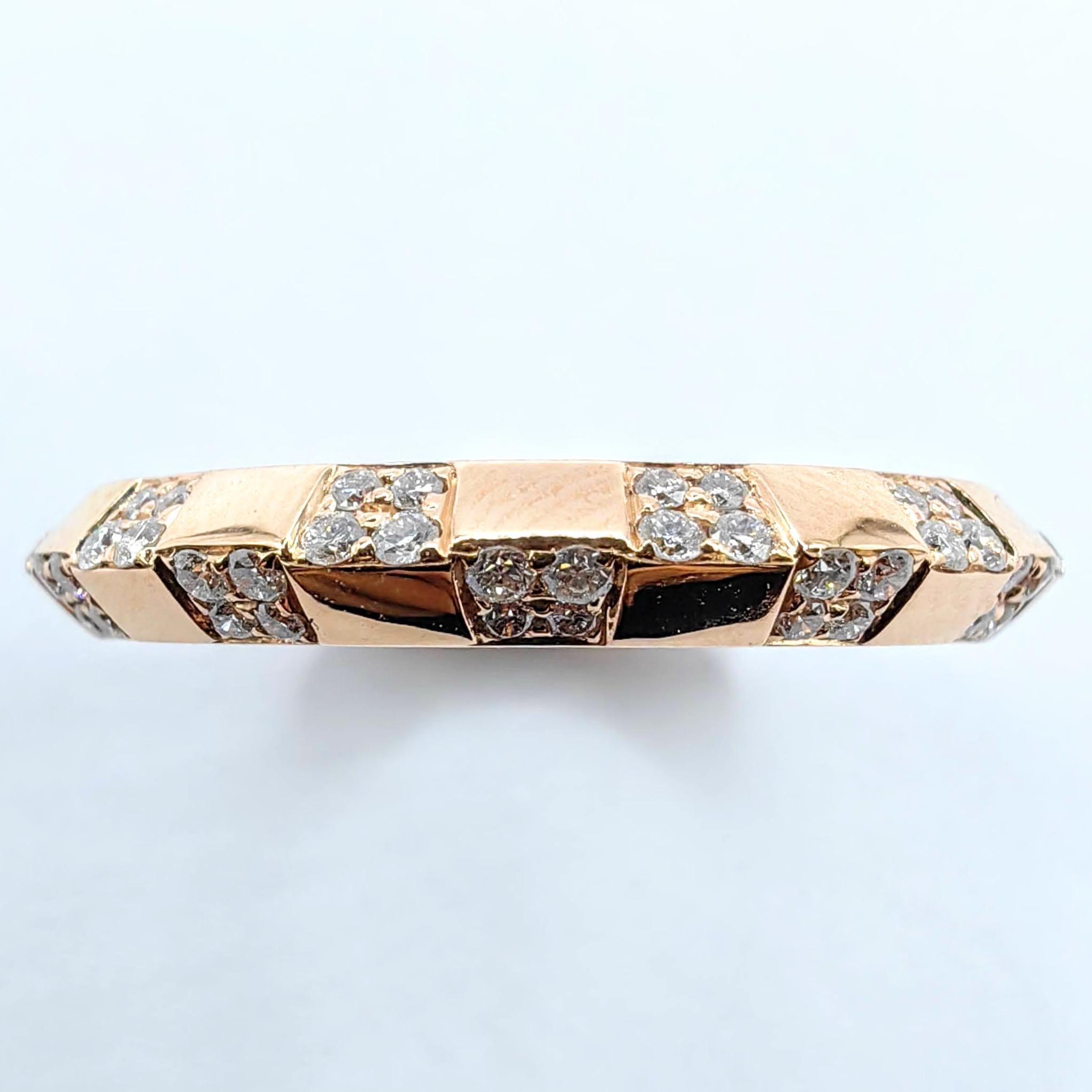 Im Angebot: Quadratischer Diamantring mit rundem Brillantschliff aus 18 Karat Roségold () 2