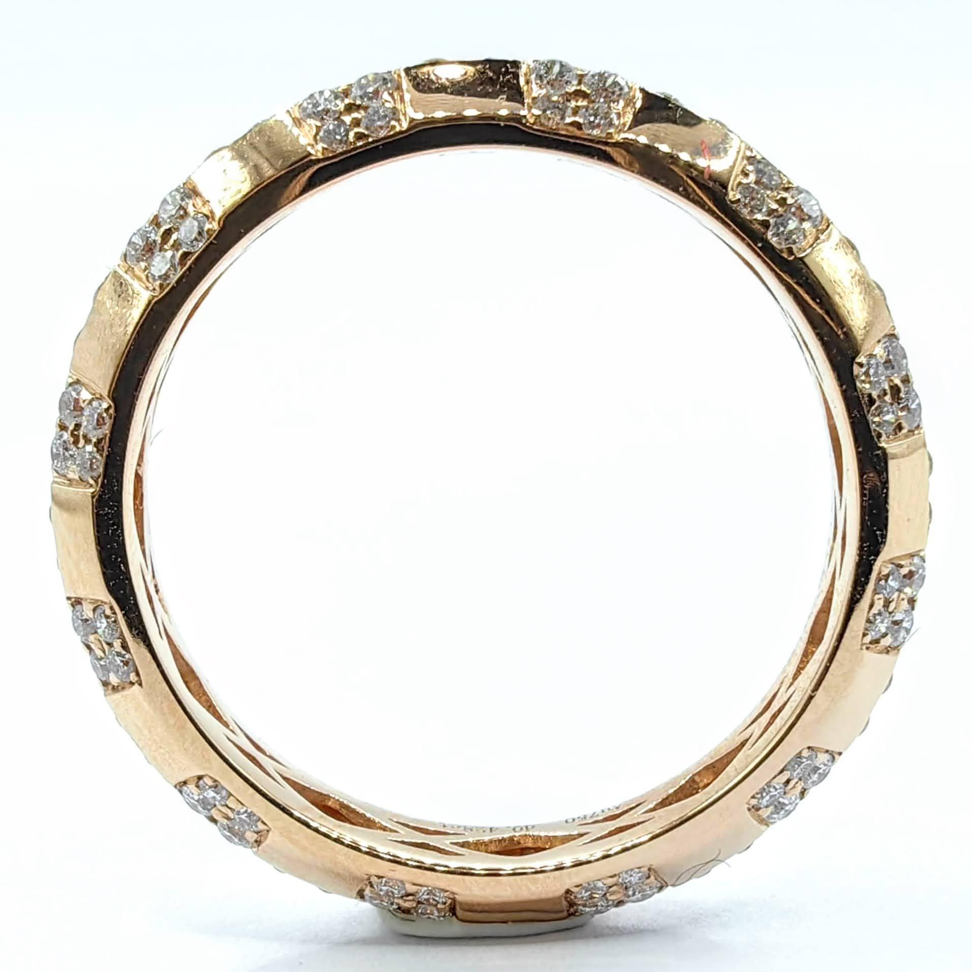 Im Angebot: Quadratischer Diamantring mit rundem Brillantschliff aus 18 Karat Roségold () 3