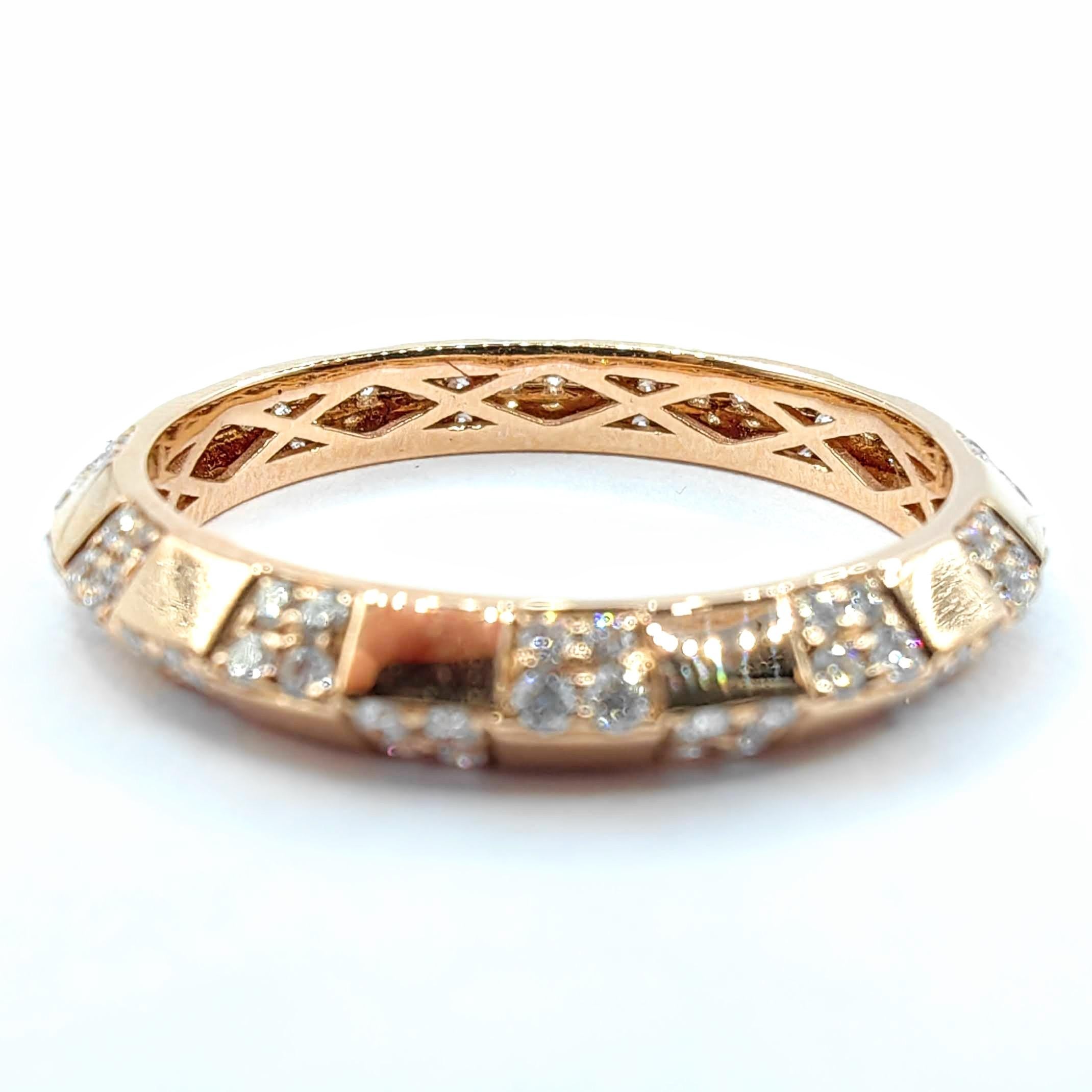 Im Angebot: Quadratischer Diamantring mit rundem Brillantschliff aus 18 Karat Roségold () 5