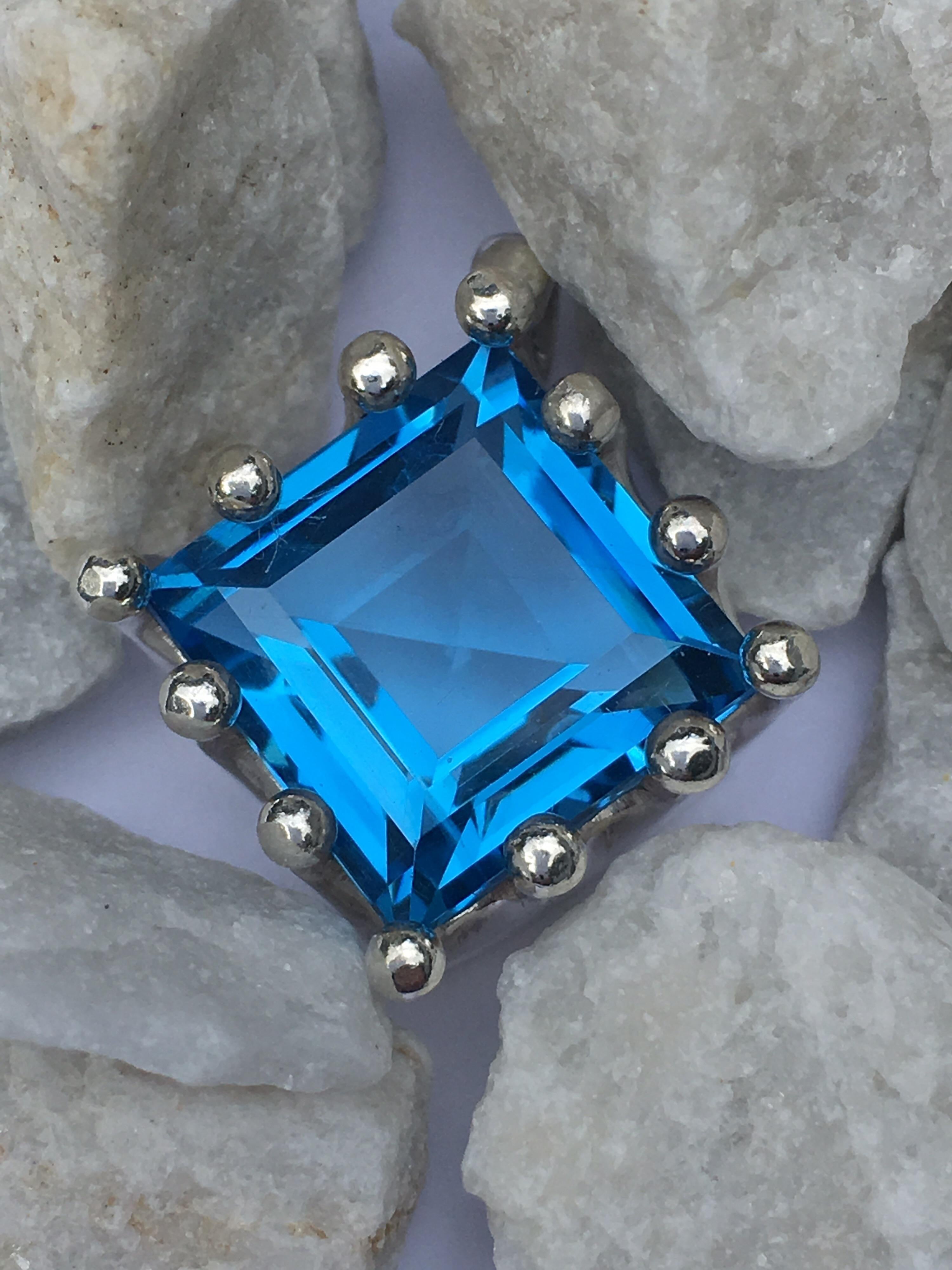 Square Blue Topaz Crown Pendant For Sale 1