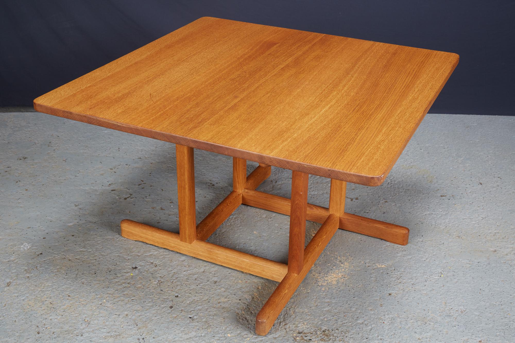 Mid-Century Modern Table basse carrée Borge Mogensen « Modèle 5271 » en vente