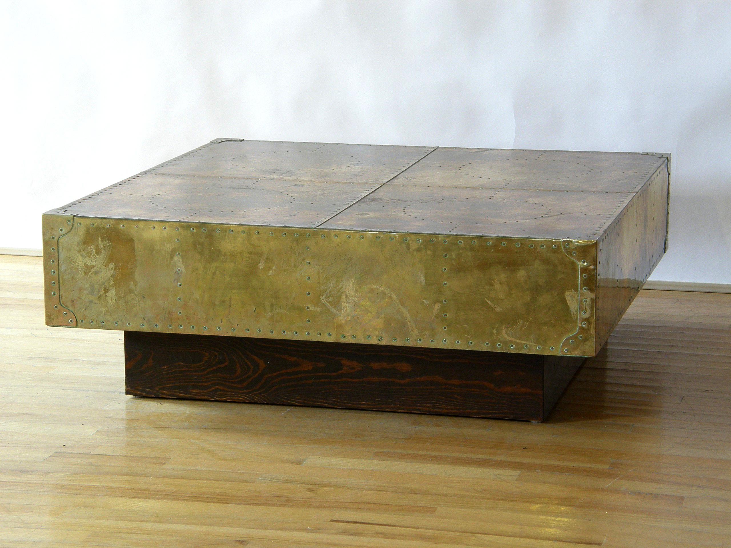 sarreid coffee table