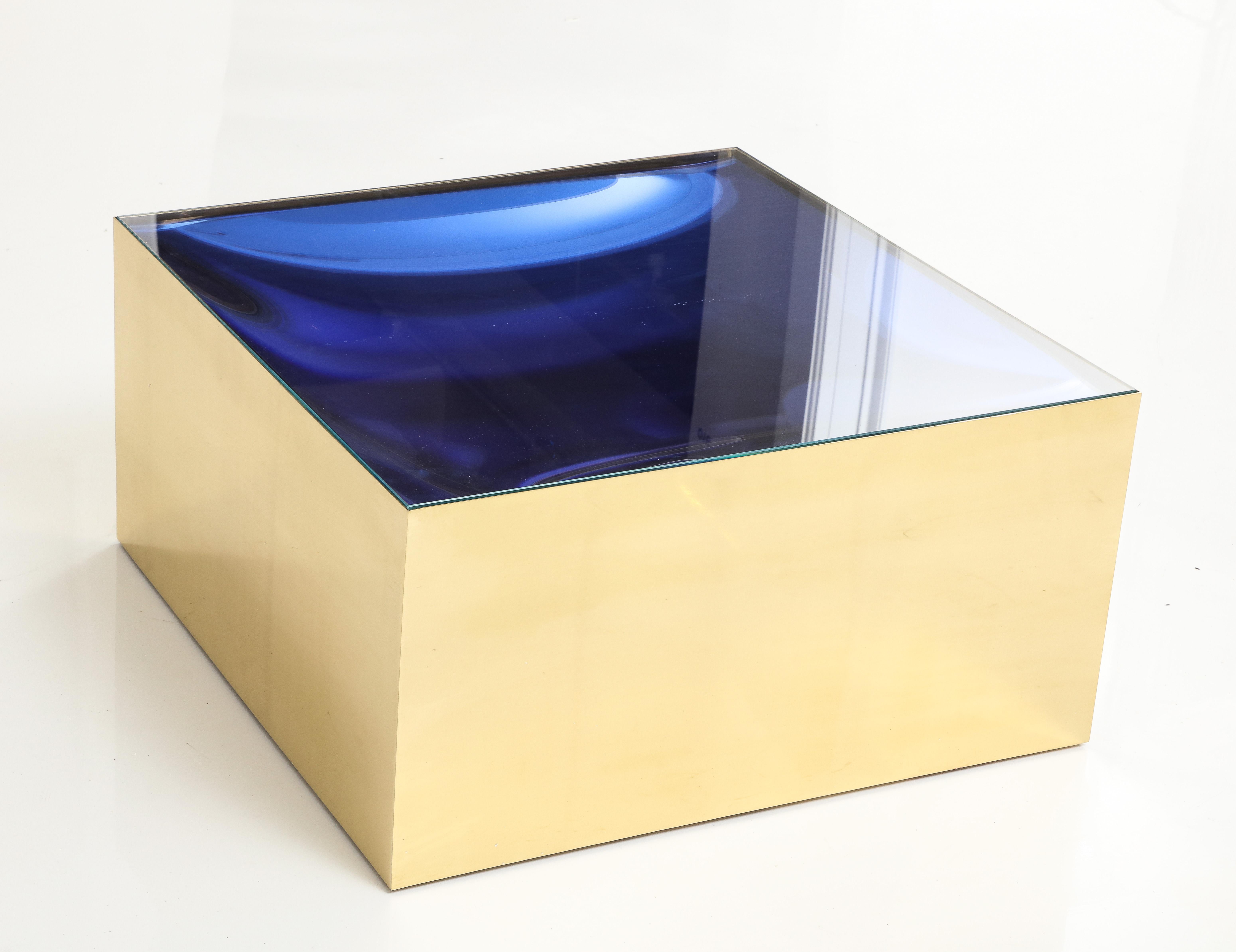 Square Brass Cocktail Coffee Table with Cobalt Blue Optical Glass Insert, Italy For Sale 5