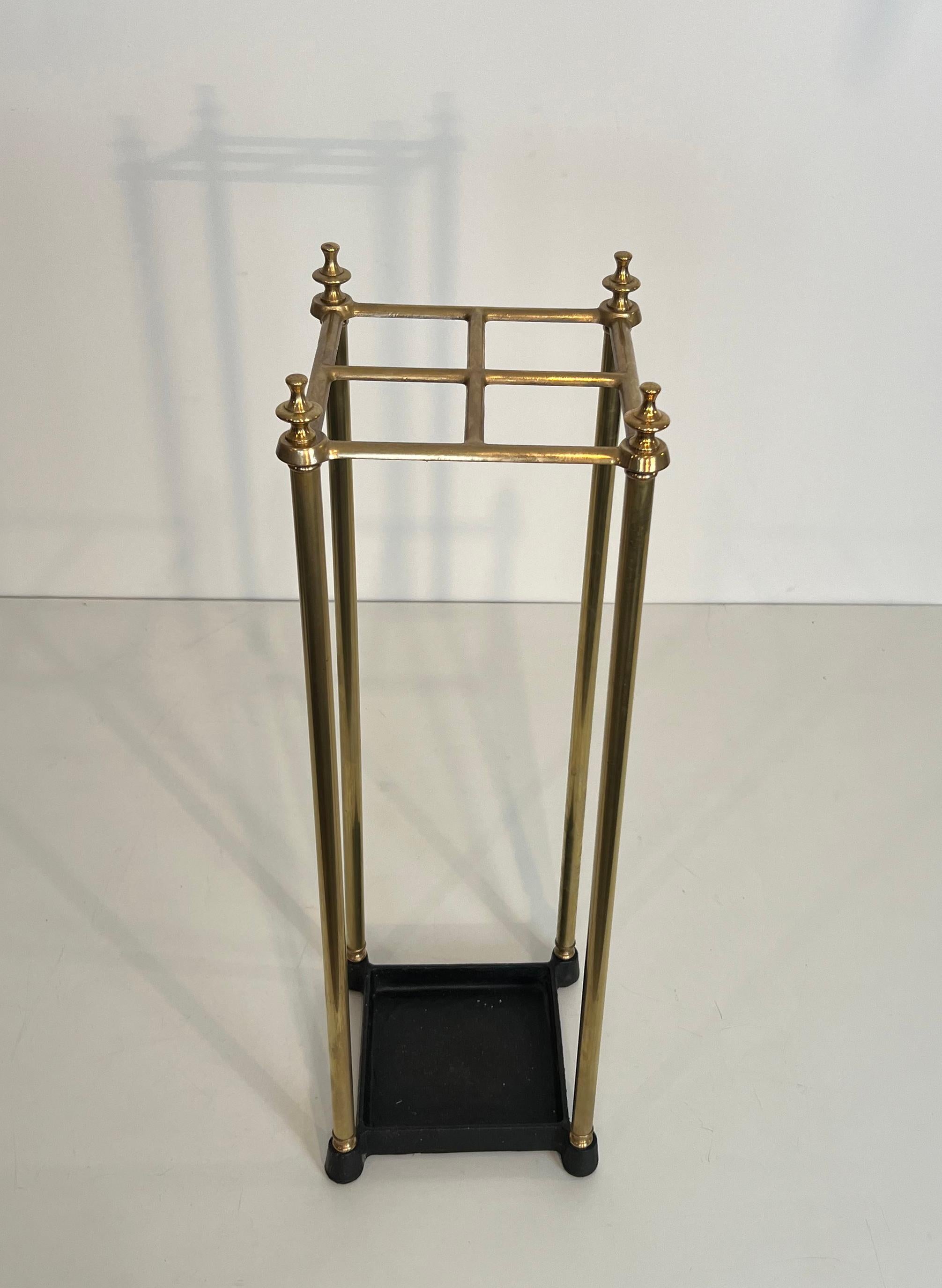 Neoclassico Portaombrelli quadrato in ottone in vendita