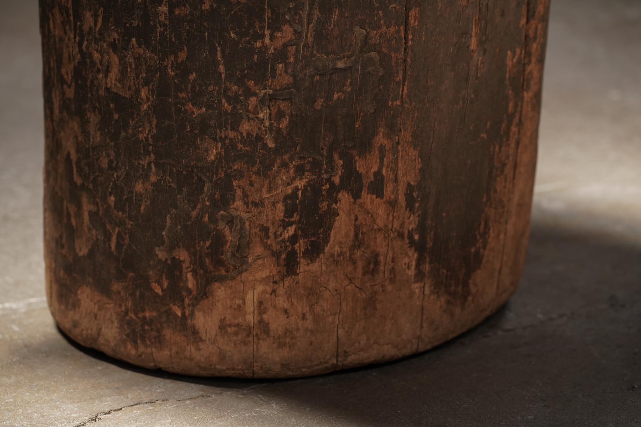 Square Brown Stump Side Table In Good Condition For Sale In Los Angeles, CA