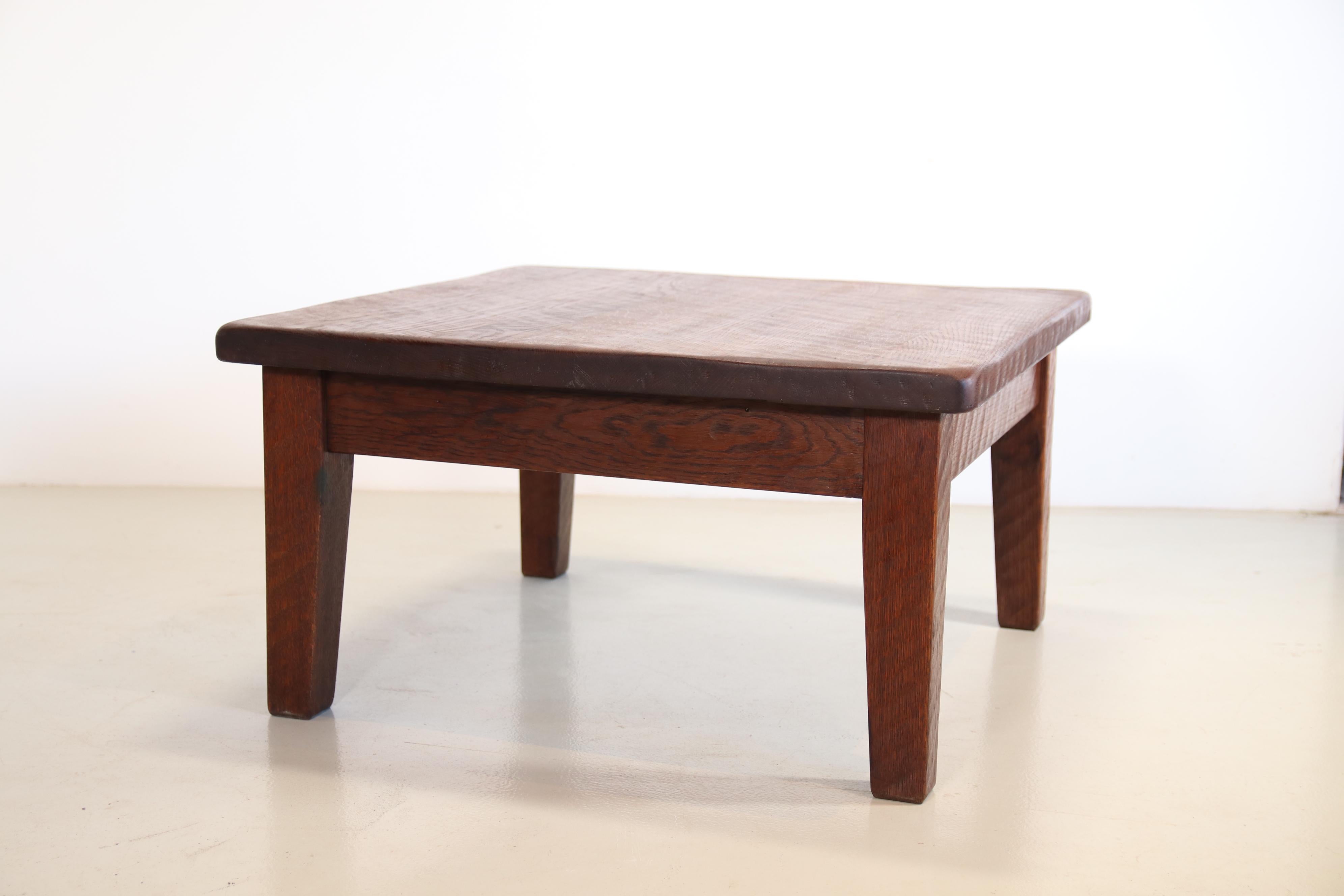 Square Brutalist Artisan solid oak coffee table, 1970's In Good Condition For Sale In Amsterdam, Noord Holland