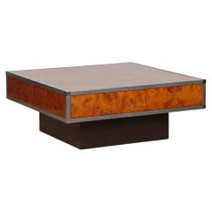 Table basse carrée en bois de loupe, dans le style de Willy Rizzo, 1970