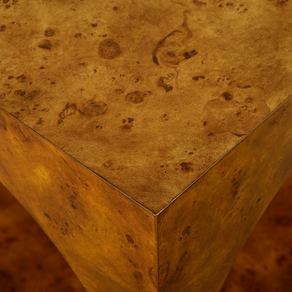 Quadratischer Beistelltisch aus Burl Wood (Vietnamesisch) im Angebot