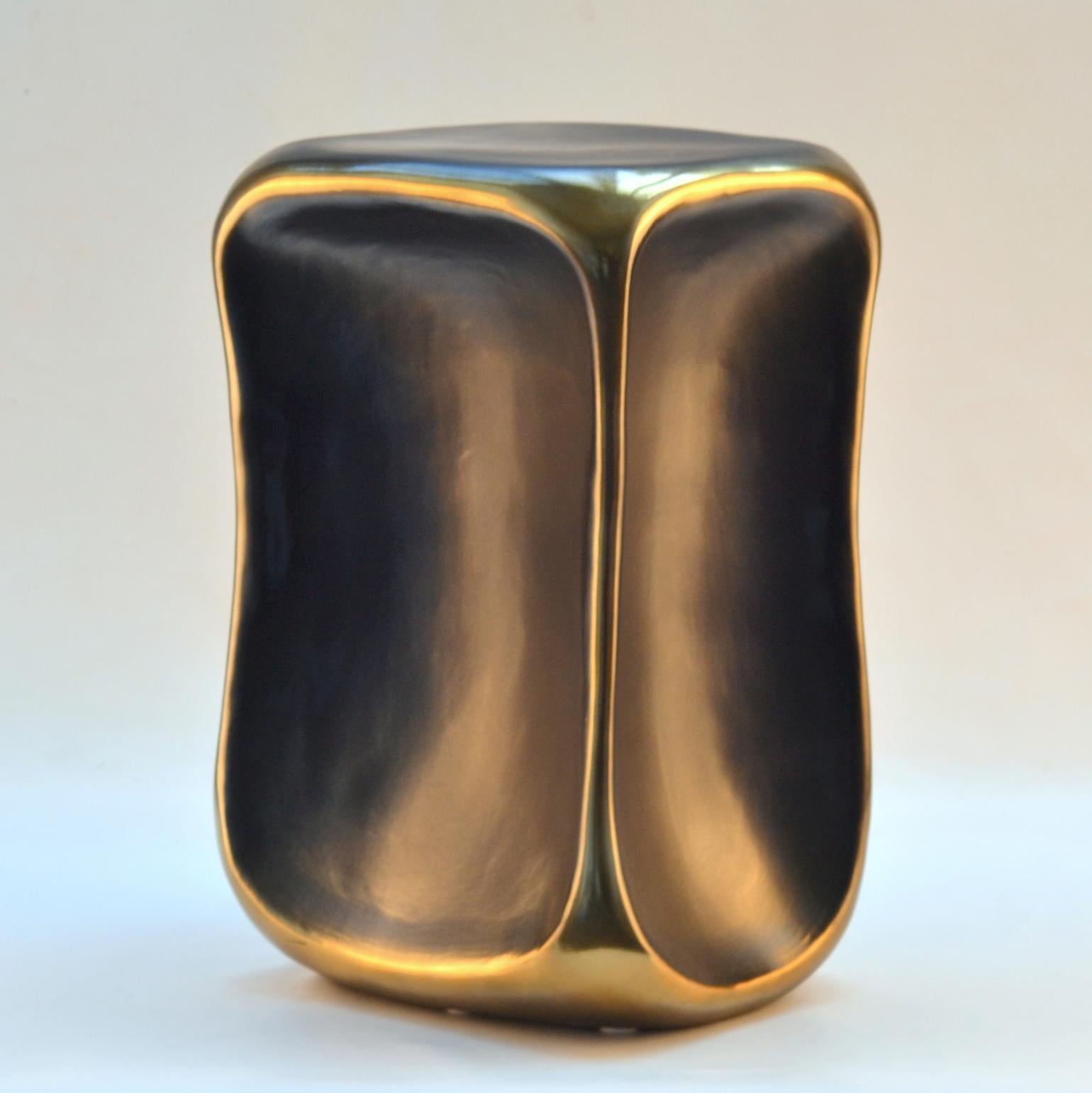 Sculptural Ceramic Black and Gold Square Side Table In Excellent Condition For Sale In London, GB