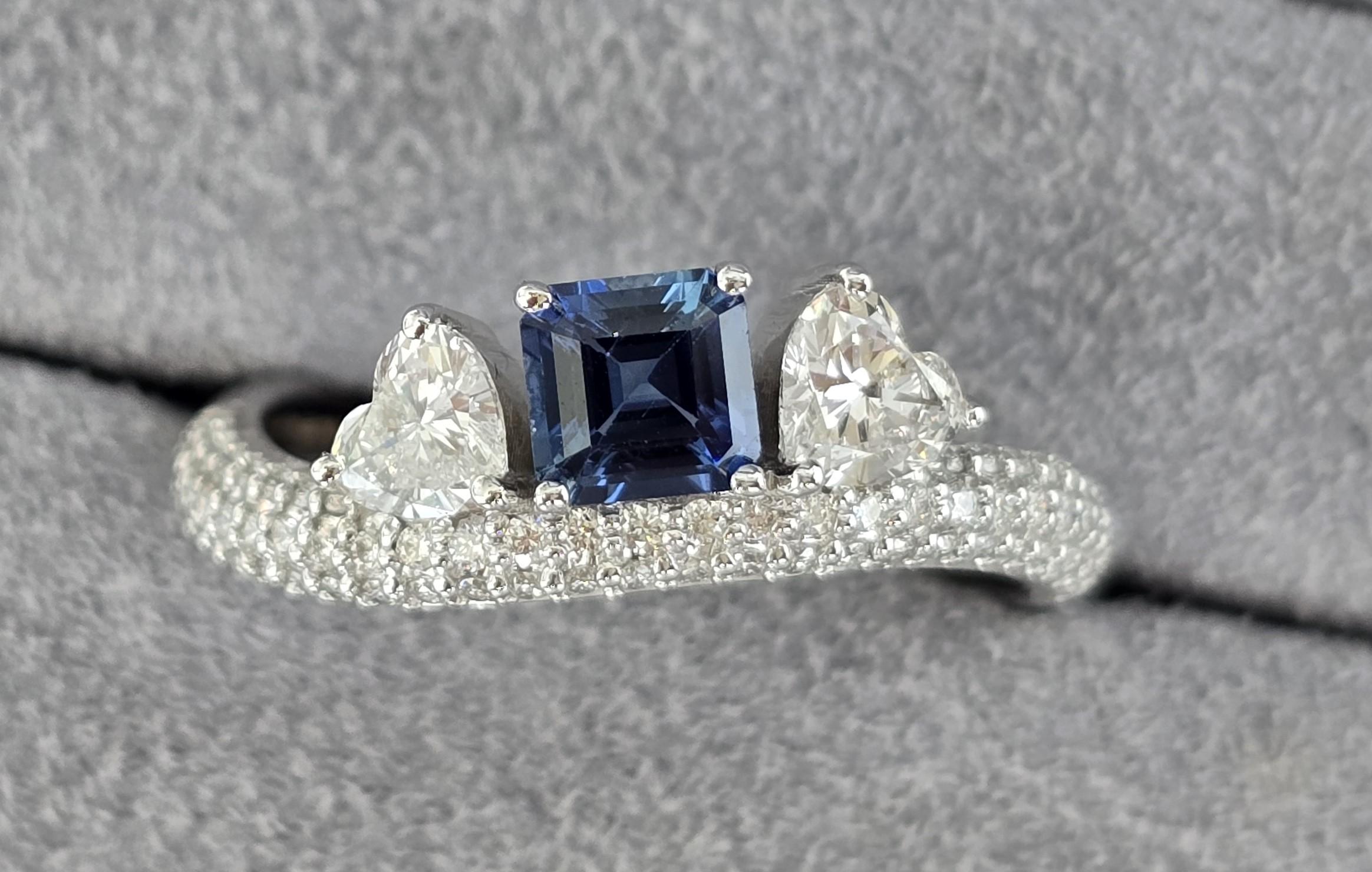 Quadrato Anello con zaffiro Ceylon quadrato in vendita
