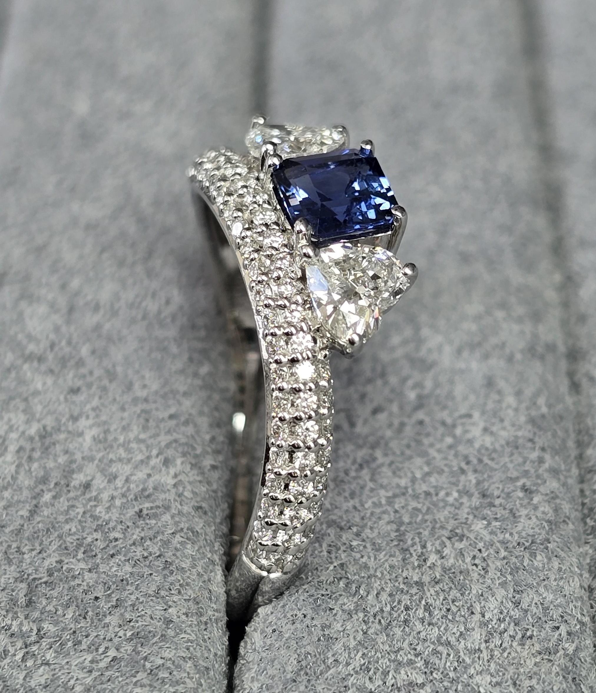Anello con zaffiro Ceylon quadrato in vendita 1