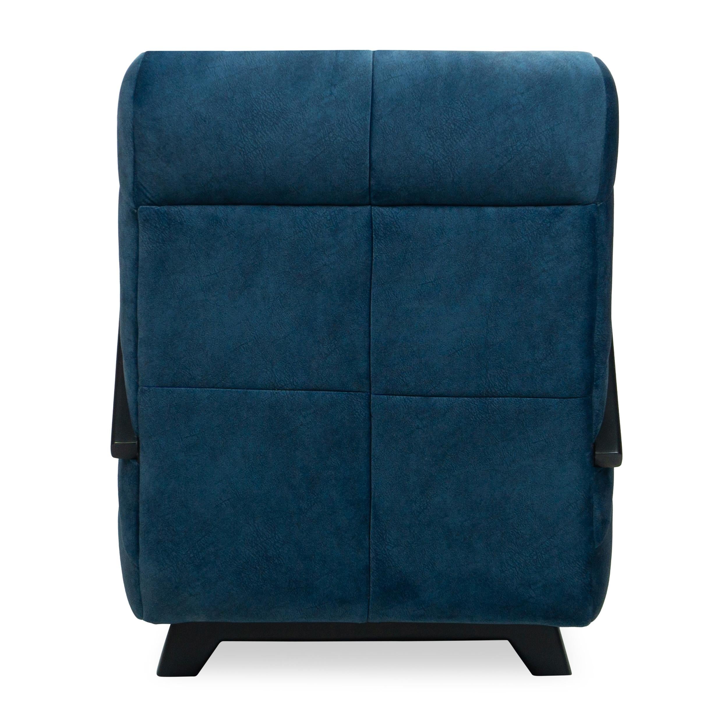 Silla de salón Square Channel Tufted con brazos angulados de madera y terciopelo azul marino en venta 2