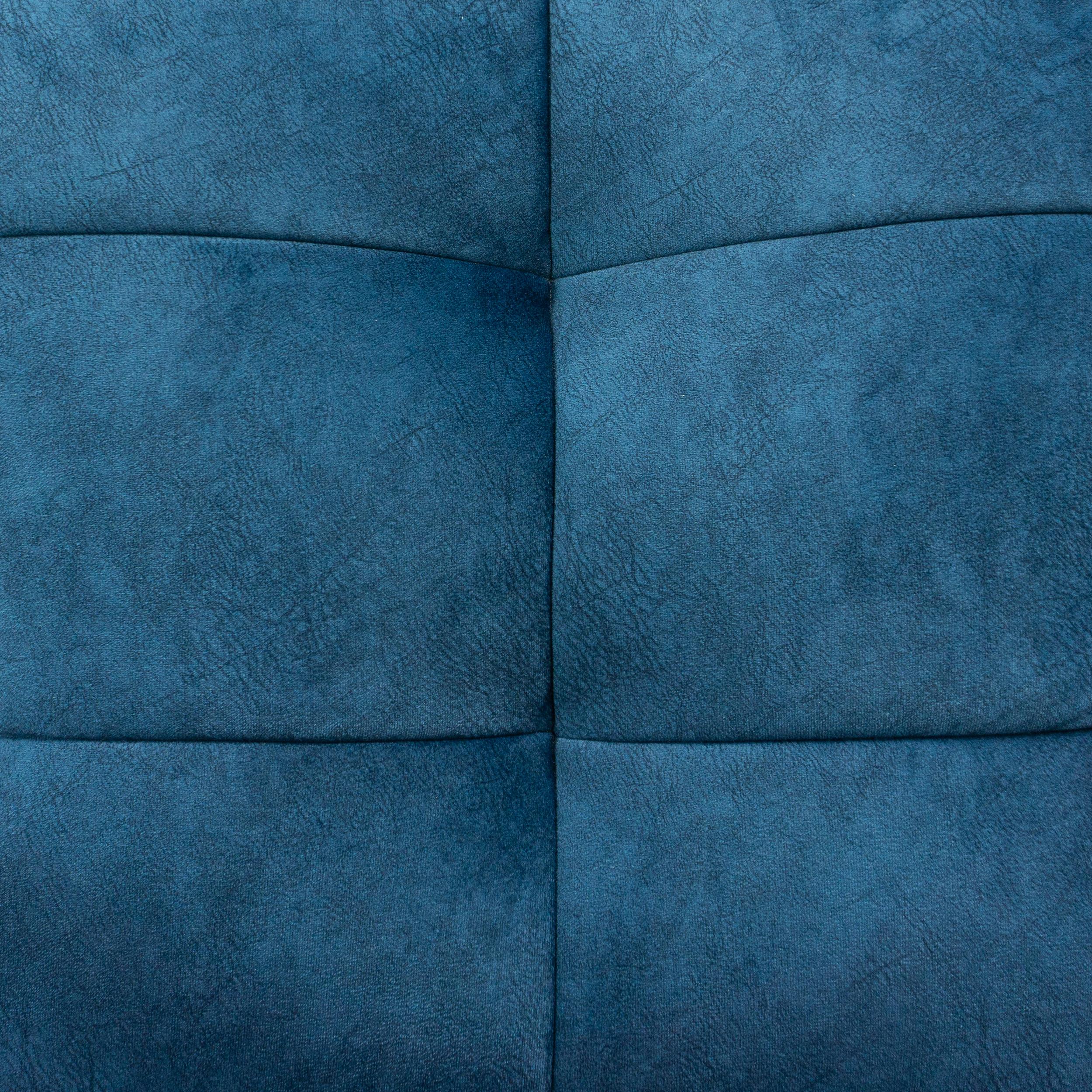 Silla de salón Square Channel Tufted con brazos angulados de madera y terciopelo azul marino en venta 7