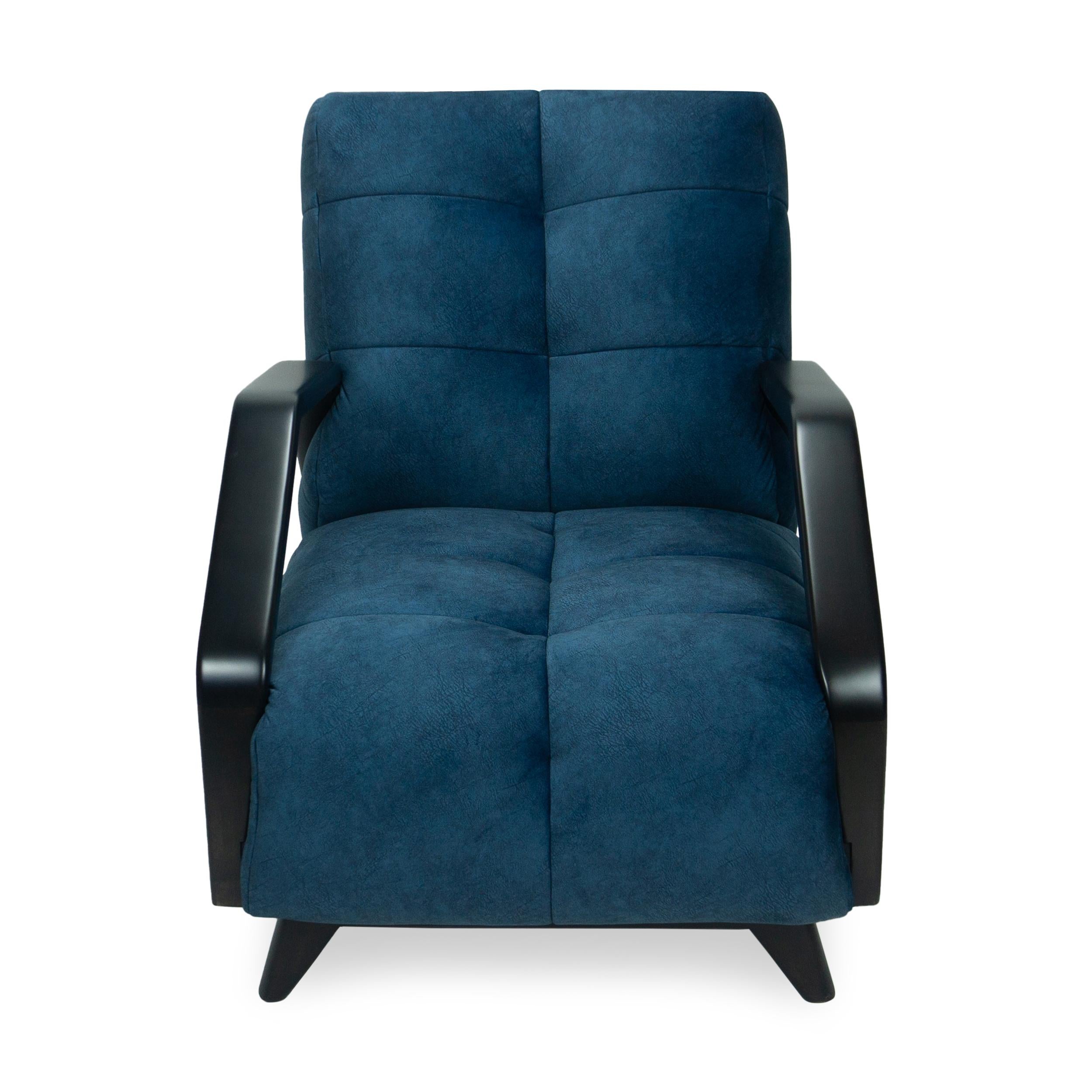 Silla de salón Square Channel Tufted con brazos angulados de madera y terciopelo azul marino en Nuevo estado para la venta en Greenwich, CT