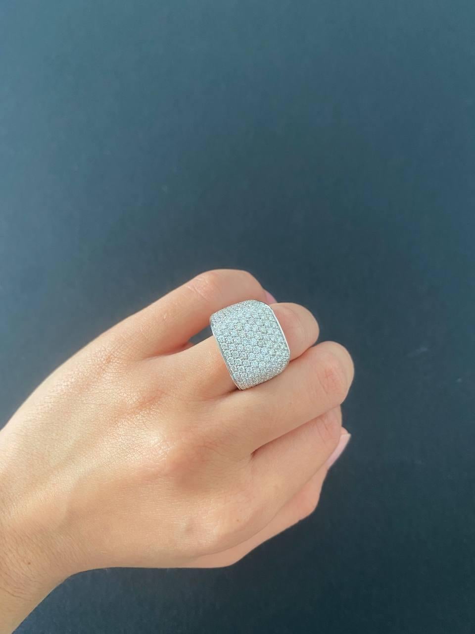 Square Chevalier Signet White Diamond Brilliant Cut Pavè Ring For Sale 1
