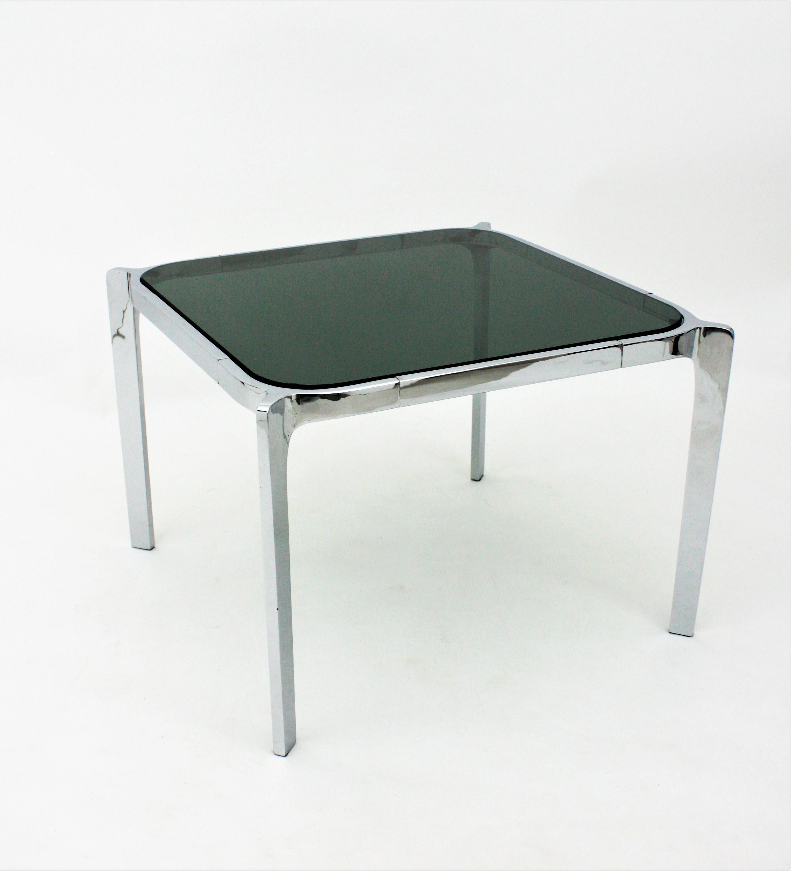 Coffee Table in Chromed Steel and Smoked Glass  For Sale 2
