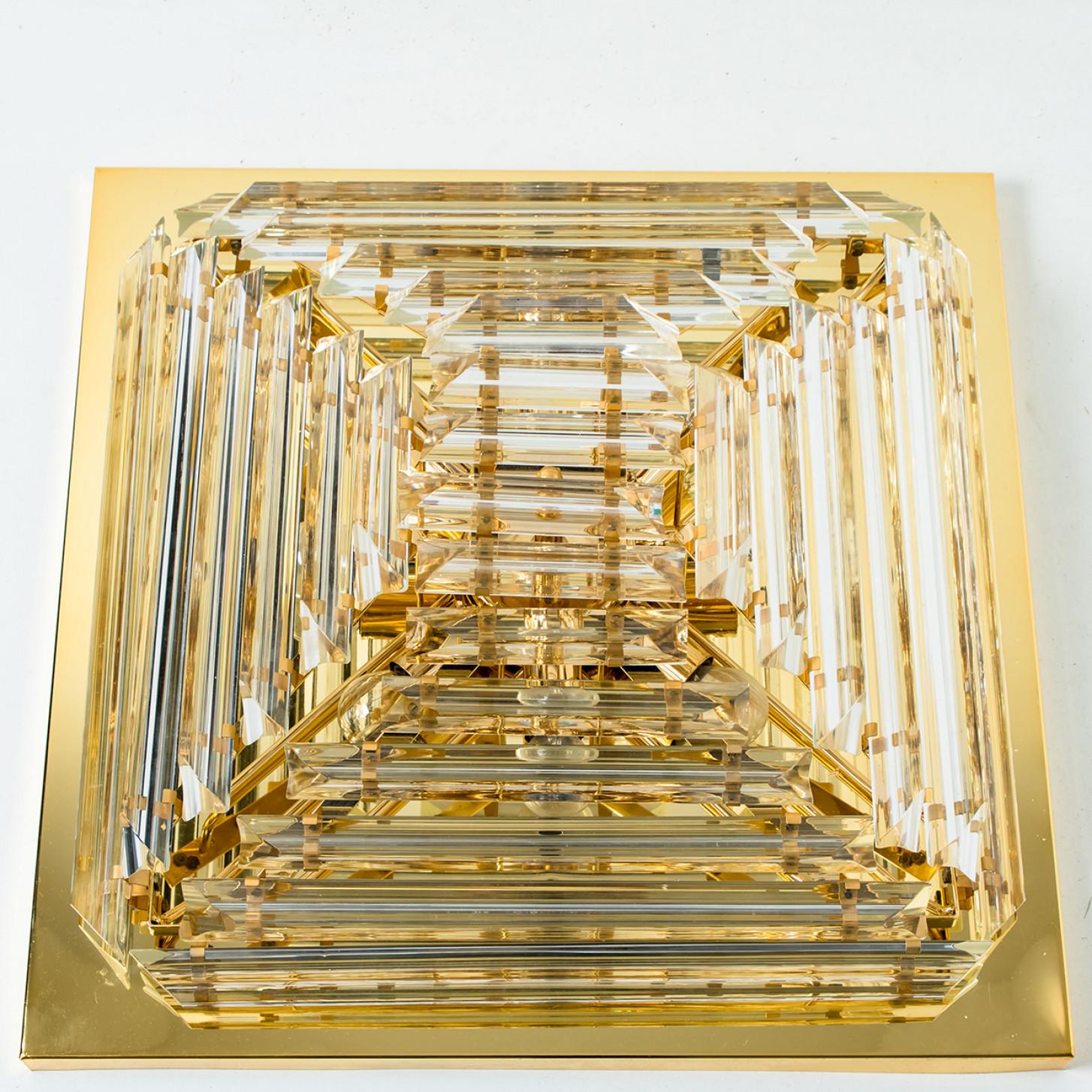 Quadratische Einbaubeleuchtung aus klarem Kristall und vergoldeter Pyramiden von Venini, 1970 im Angebot 3