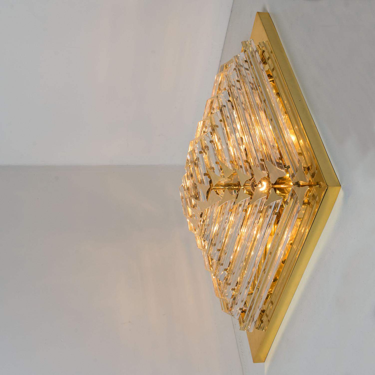 Quadratische Einbaubeleuchtung aus klarem Kristall und vergoldeter Pyramiden von Venini, 1970 im Angebot 8