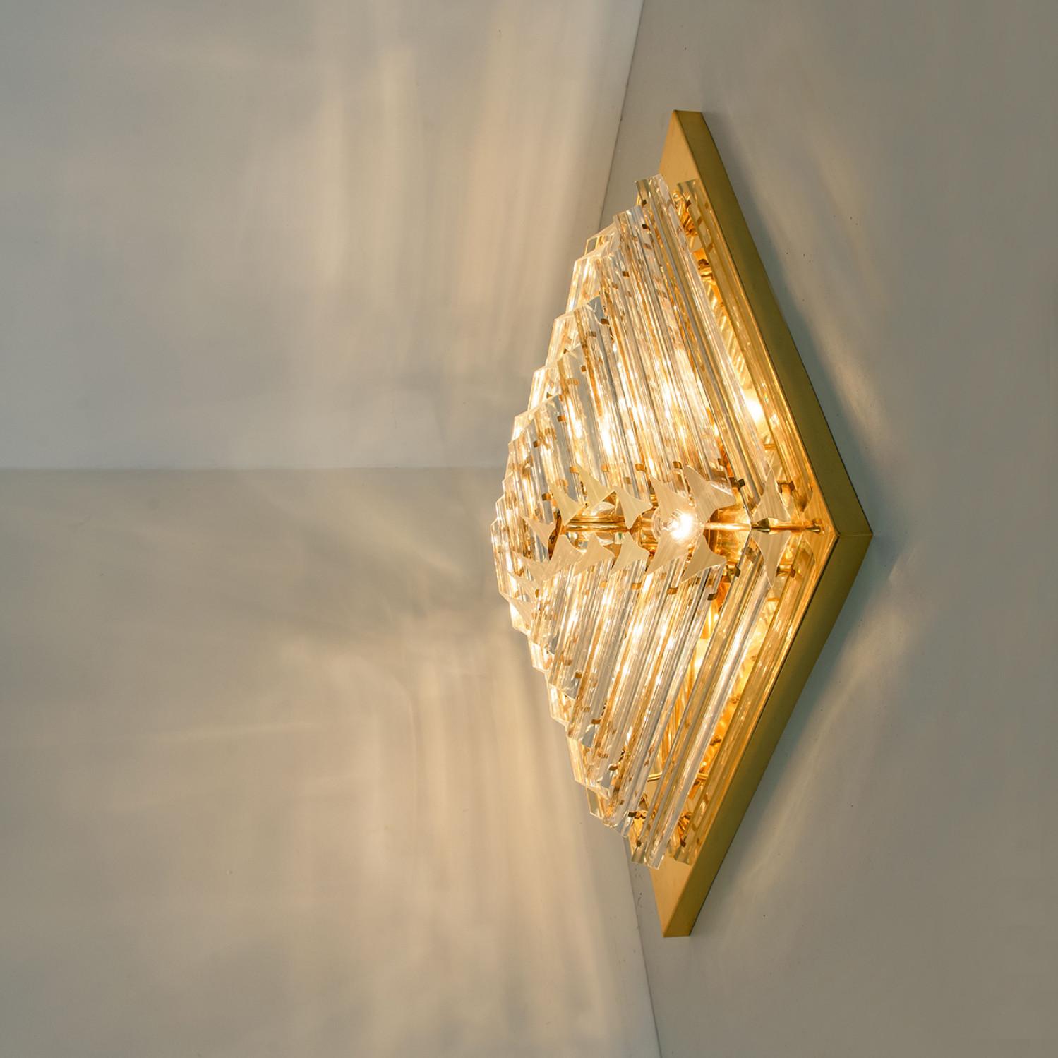 Quadratische Einbaubeleuchtung aus klarem Kristall und vergoldeter Pyramiden von Venini, 1970 im Angebot 9