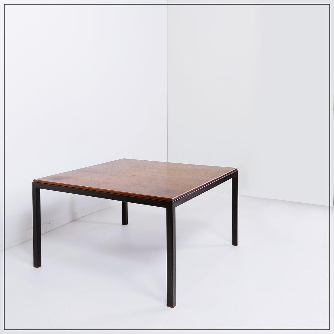 Mid-Century Modern Square Coffee Table - 1960s Florence Knoll Style For Sale
