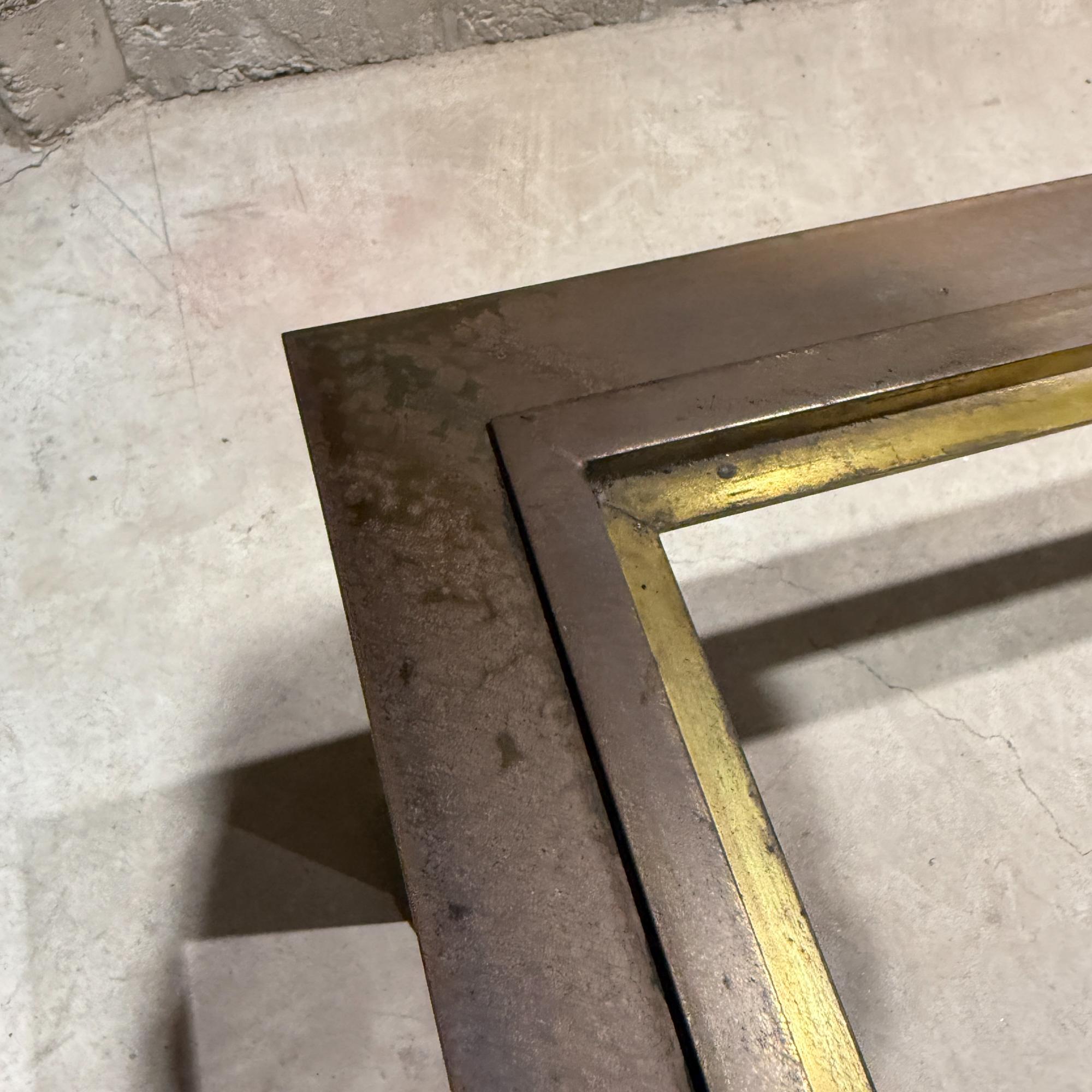 Table basse carrée en laiton bronze fabriquée en Italie Hollywood Regency en vente 3