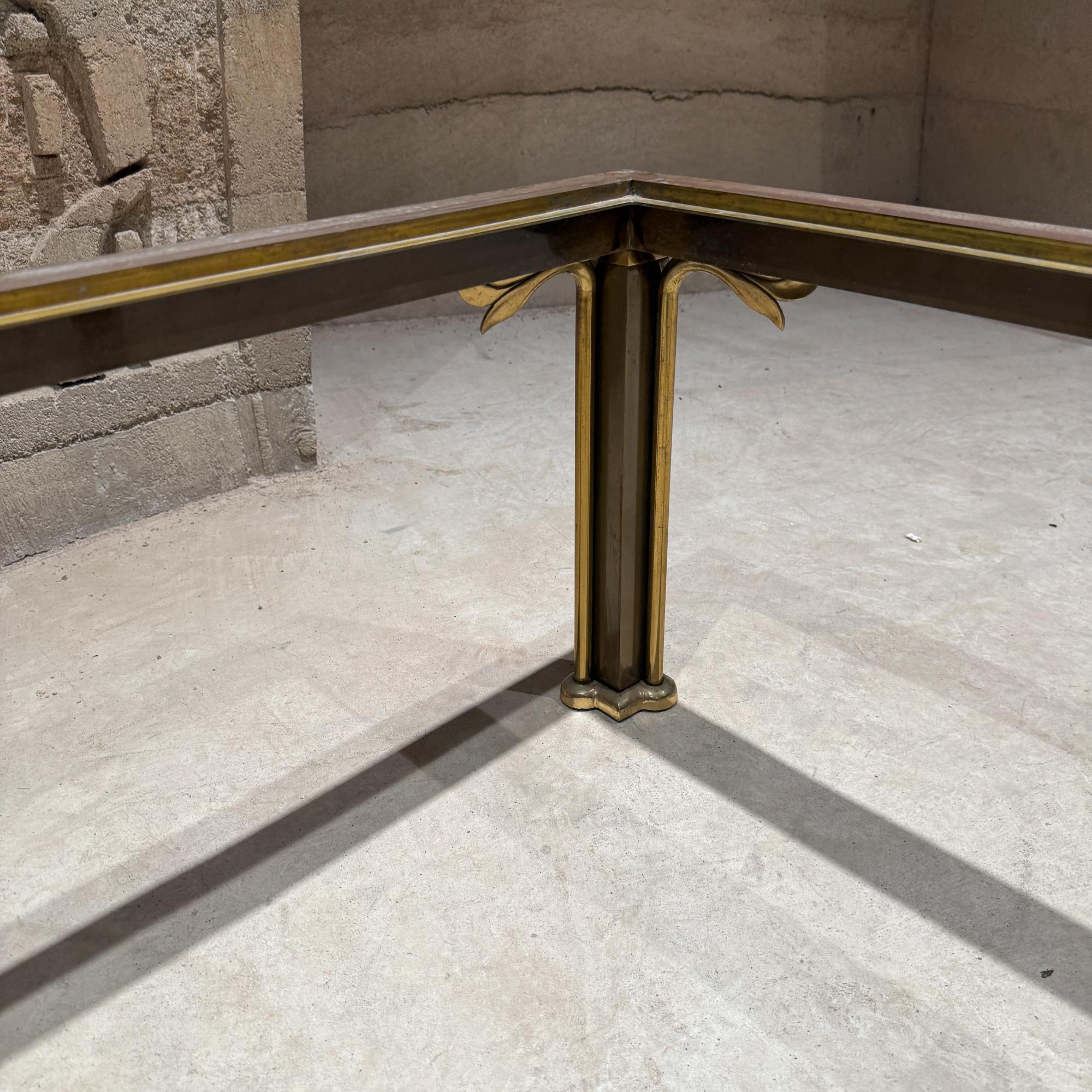Table basse carrée en laiton bronze fabriquée en Italie Hollywood Regency en vente 4