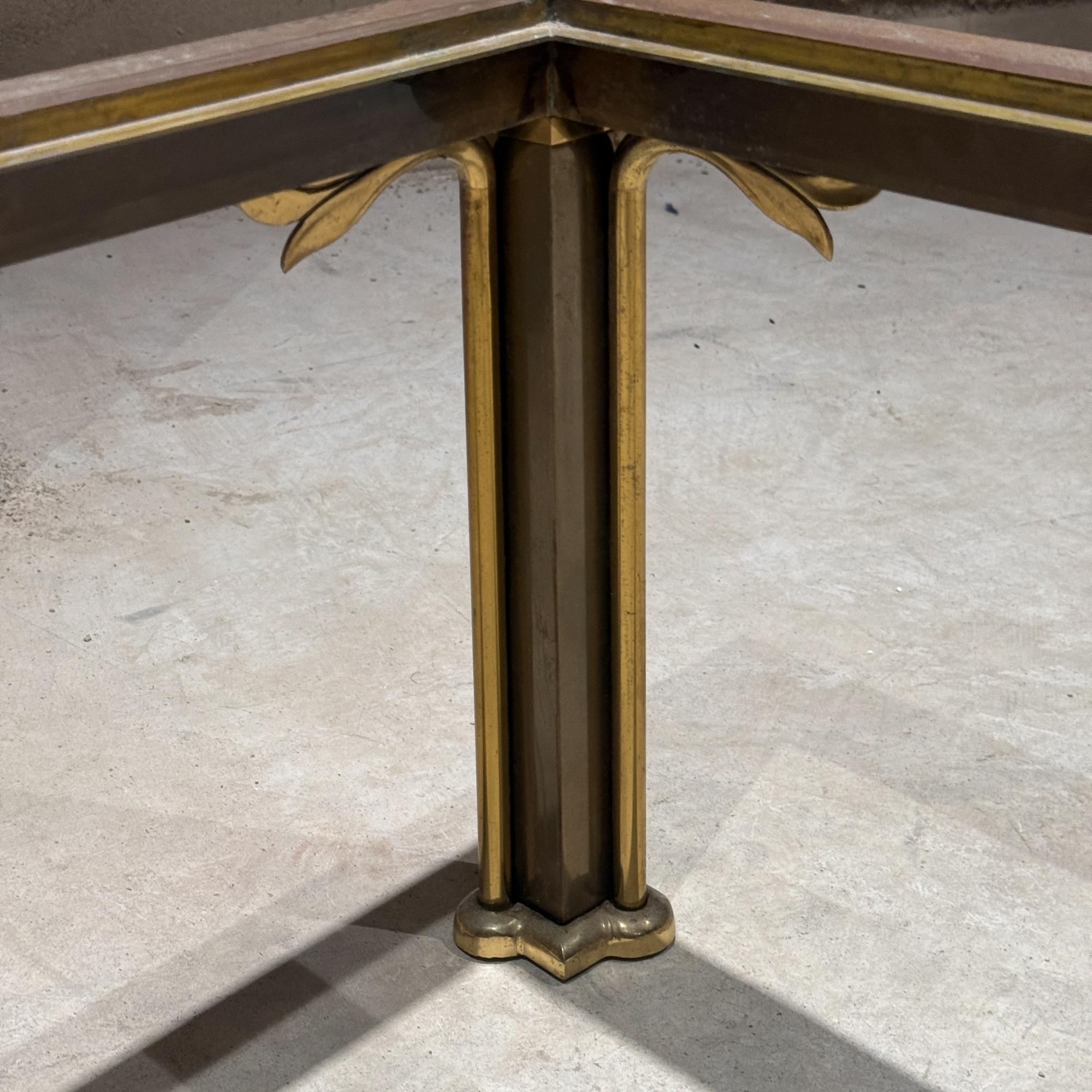 Table basse carrée en laiton bronze fabriquée en Italie Hollywood Regency en vente 5