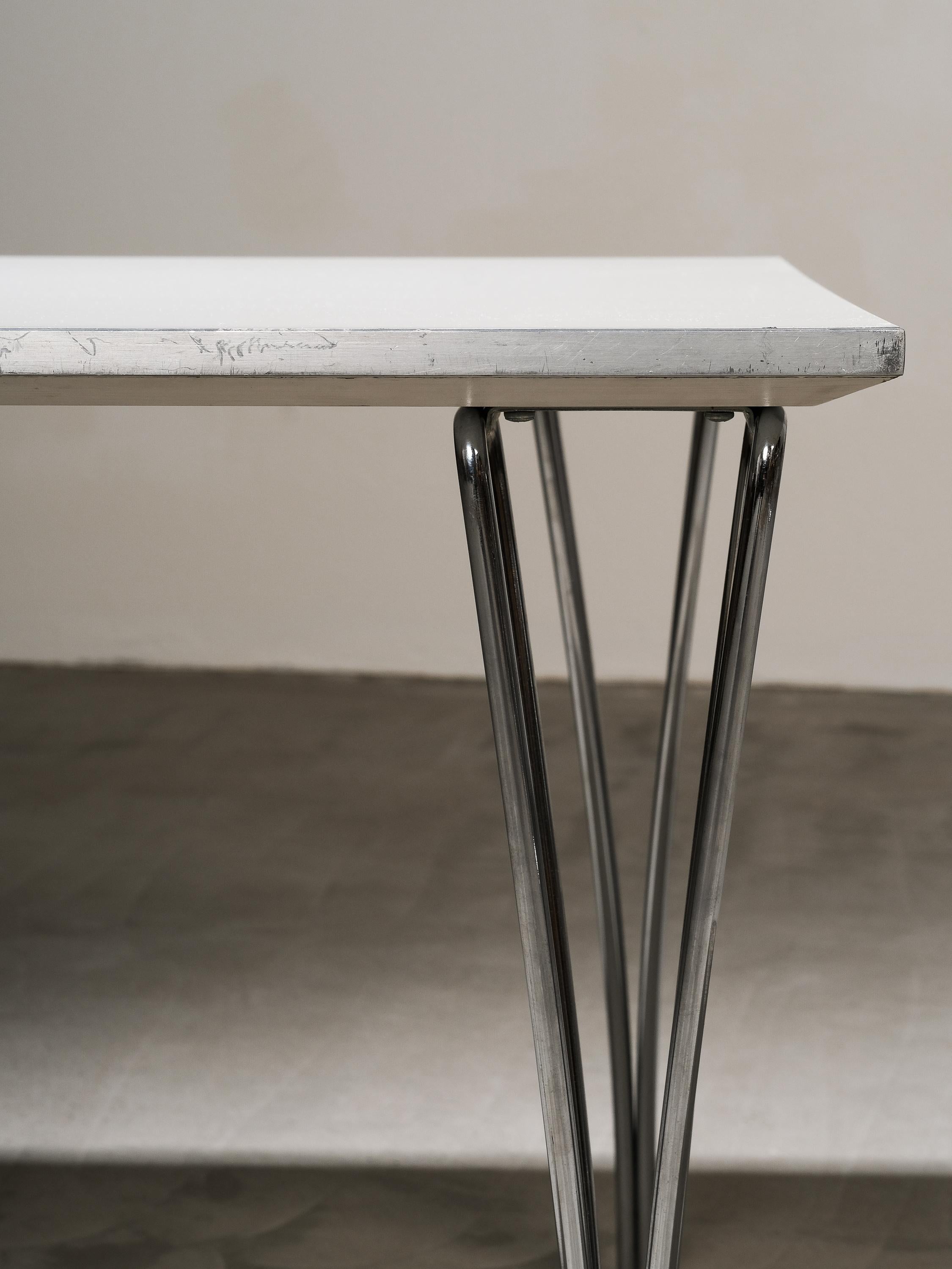 Square Coffee Table By Piet Hein & Bruno Mathsson For Fritz Hansen In Good Condition For Sale In Karis, Nyland