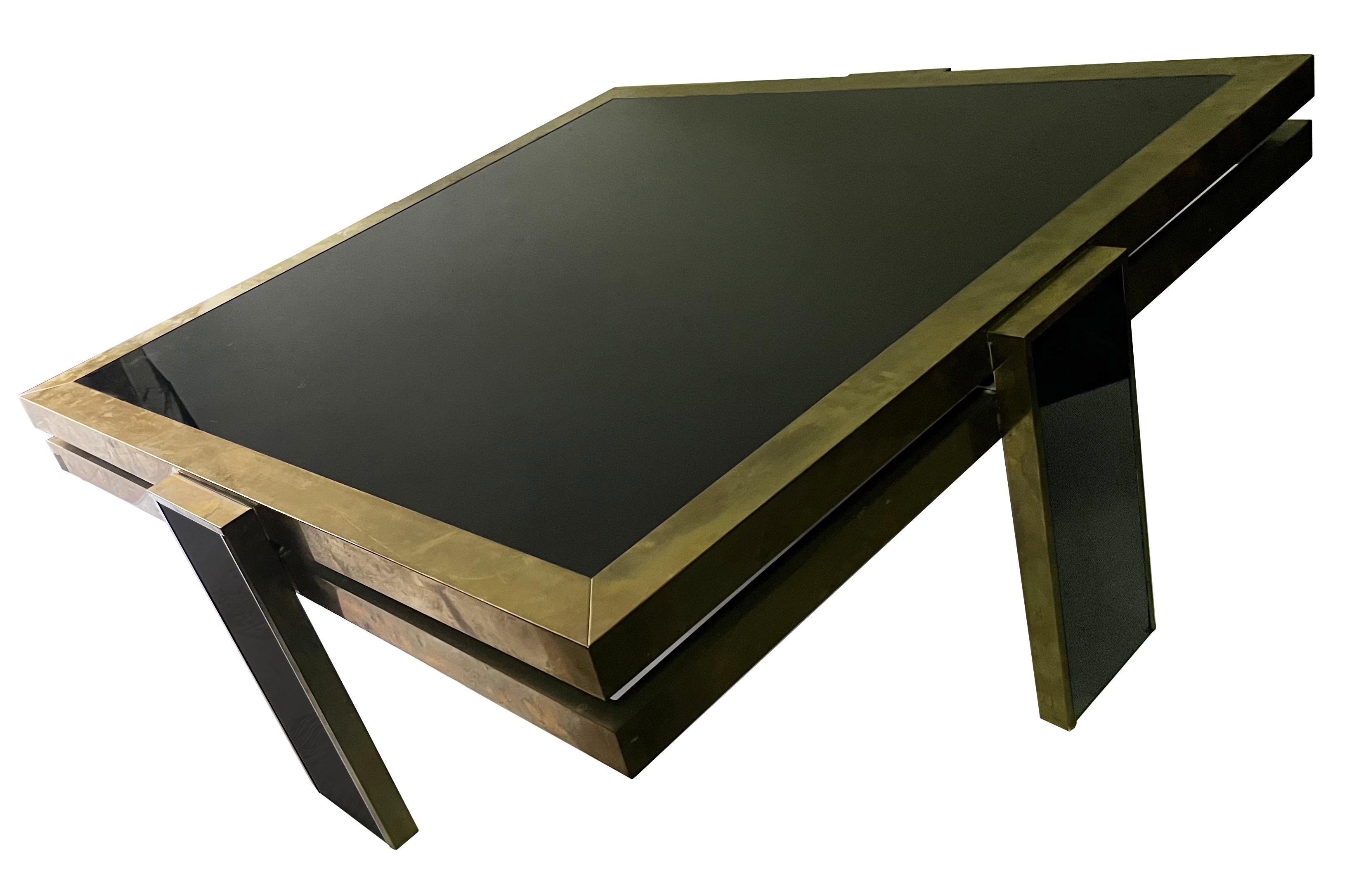 Italian Square coffee table designed by Giacomo Sinopoli for Liwan's Rome, 1970's. For Sale