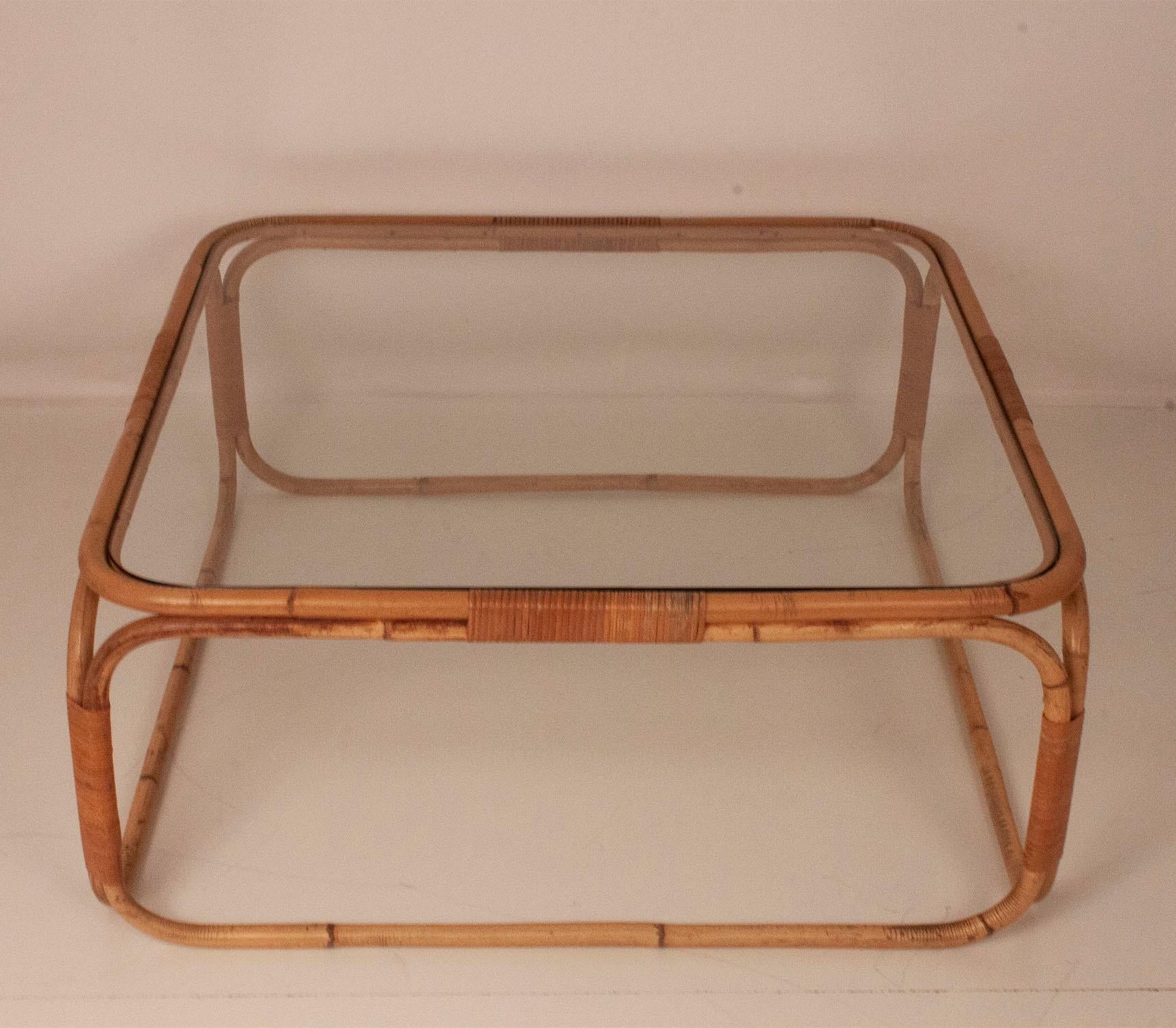Square coffee table designed by Miguel Milá in bamboo and glass, 1970s.
Miguel Milá Sagnier or, in Catalan, Miquel Milà i Sagnier (Barcelona, ??1931) is a Spanish industrial and interior designer. He is one of the few designers of the first