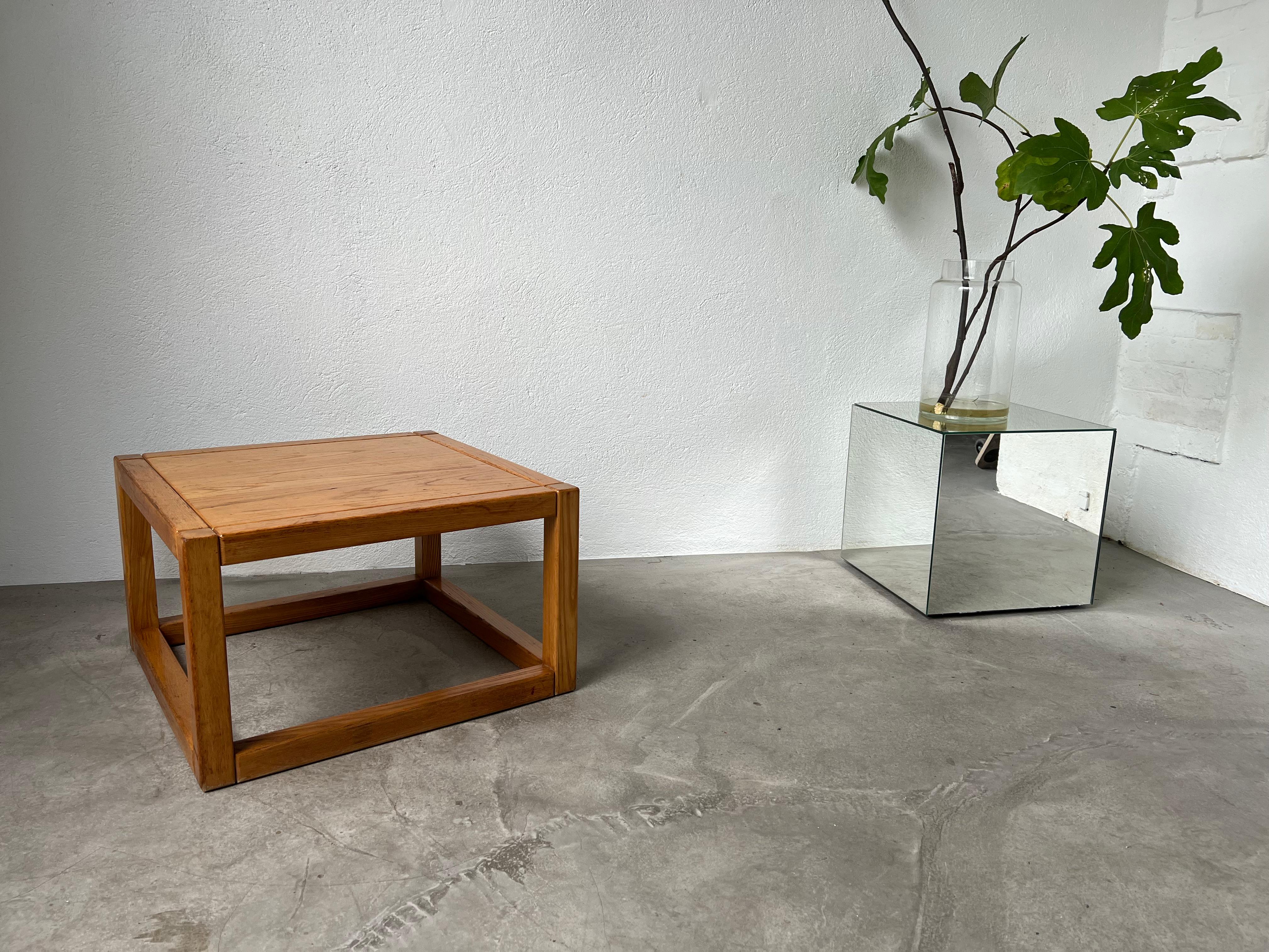 Square coffee table from Maison Regain, France 1970 For Sale 3
