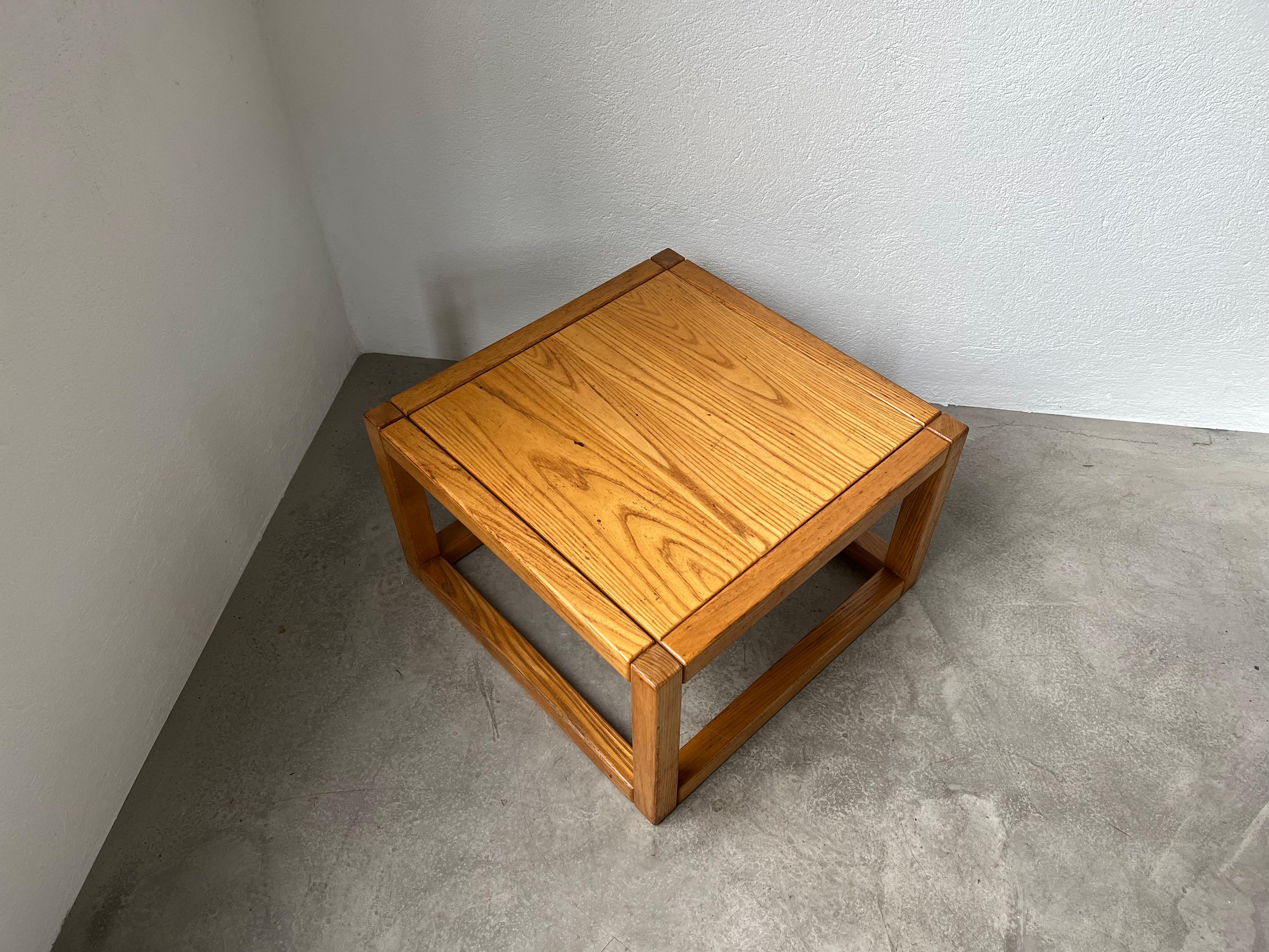 Square coffee table from Maison Regain, France 1970 For Sale 1