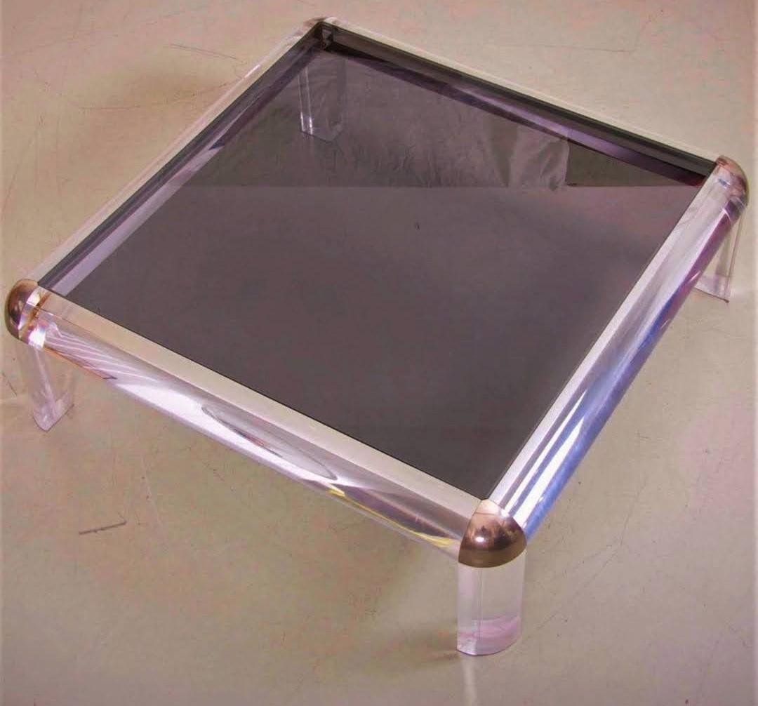North American Square coffee table in brass and Lucite smoked glass Karl Springer style 70s  For Sale